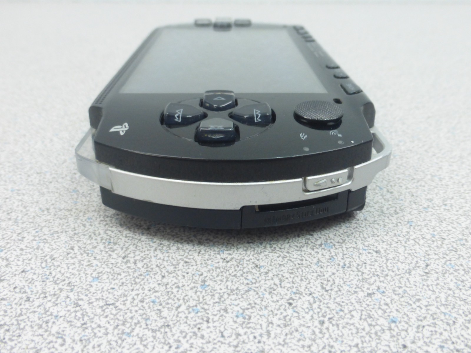 Sony PSP 1001 PARTS or REPAIR – WONT READ GAMES