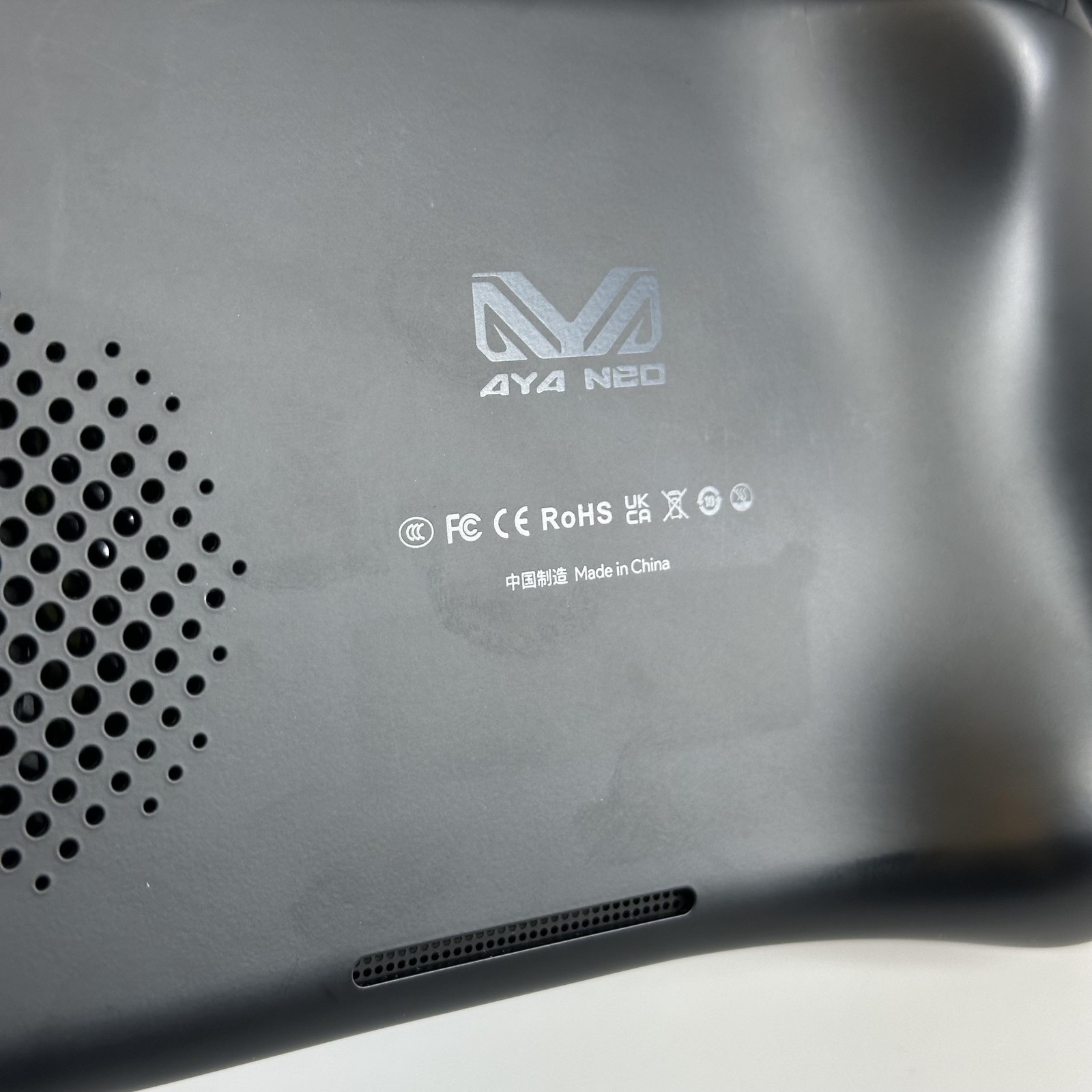 AYANEO 2 Console Black 2TB w/ Case – Good Condition