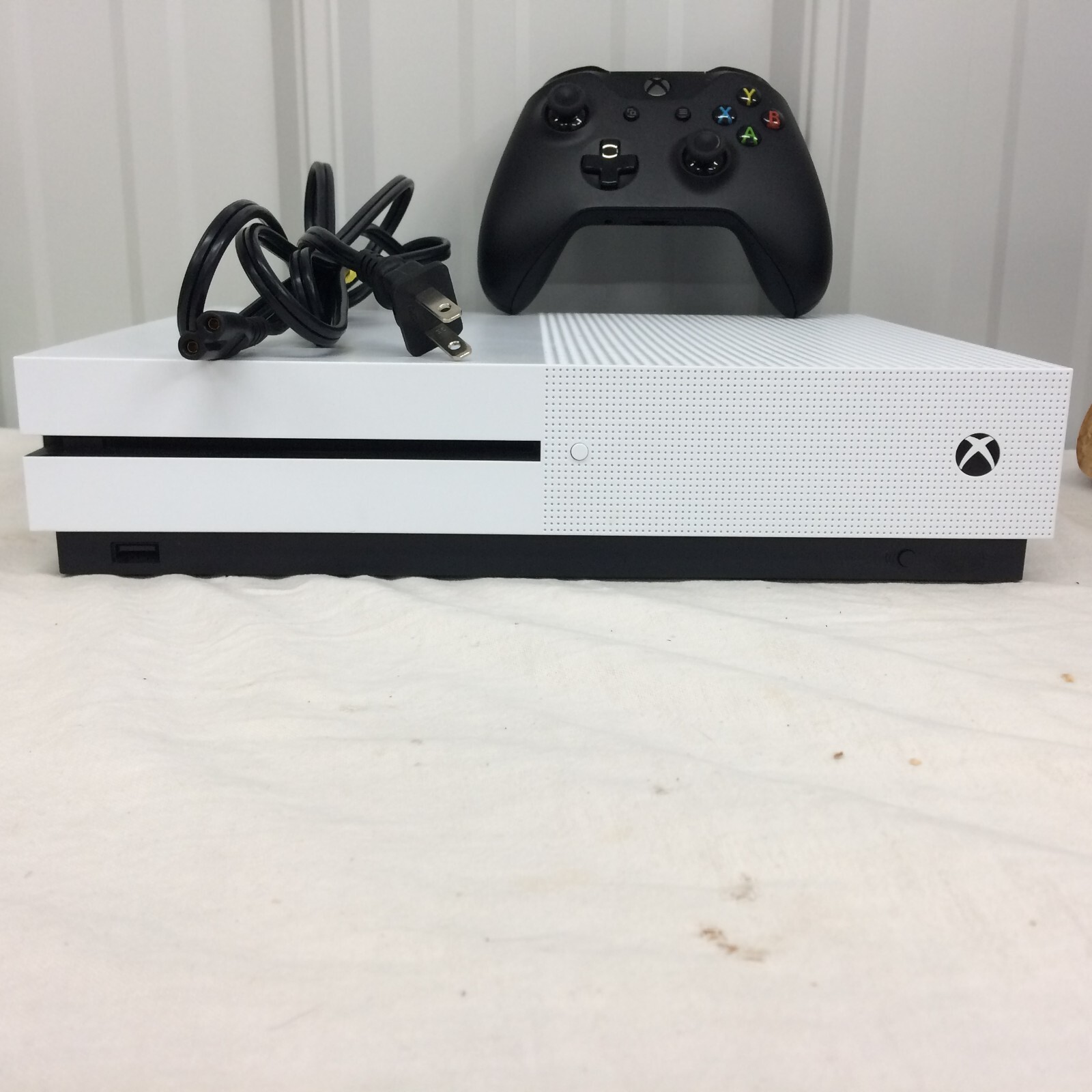 EUC Xbox One S 1TB Console White Model 1681 Tested Factory Reset W/Controller