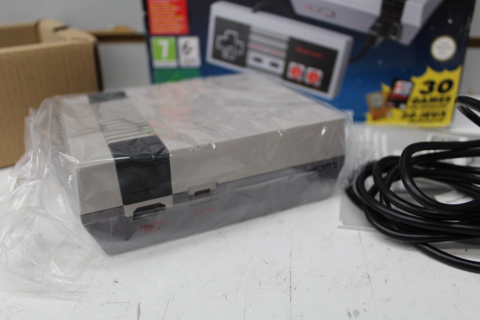 Nintendo NES Mini Classic Edition Console with 30 built-in Games NO CONTROLLER