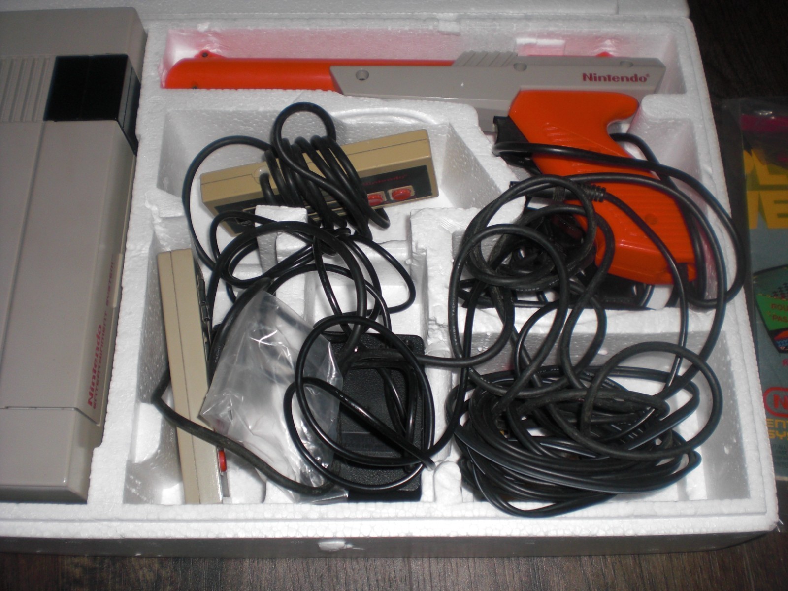 Nintendo NES Console CIB Box Manuals Inserts System Styrofoam OEM Controller ++
