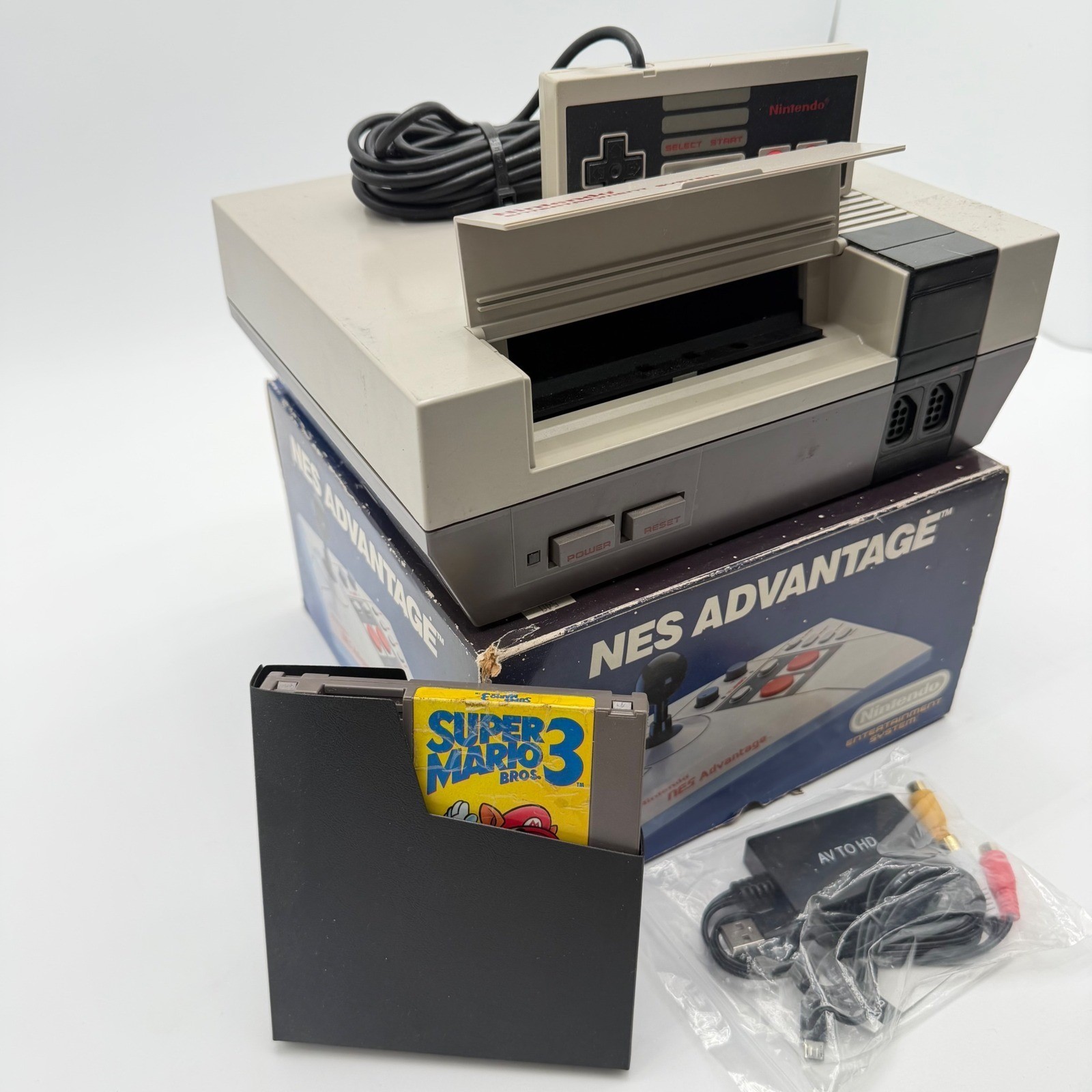 Nintendo Entertainment System NES Console Bundle Super Mario Bros W/ Av adapter