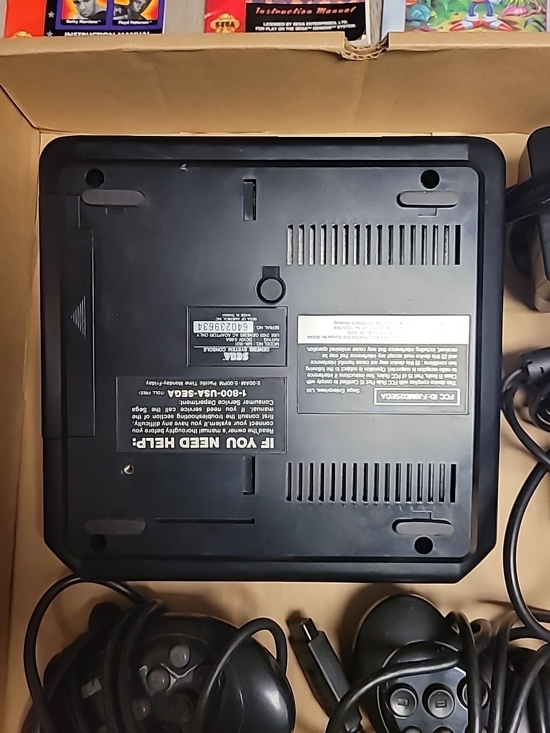 Sega Genesis II Console Boxed Three Controllers Tested Original Box See Pic