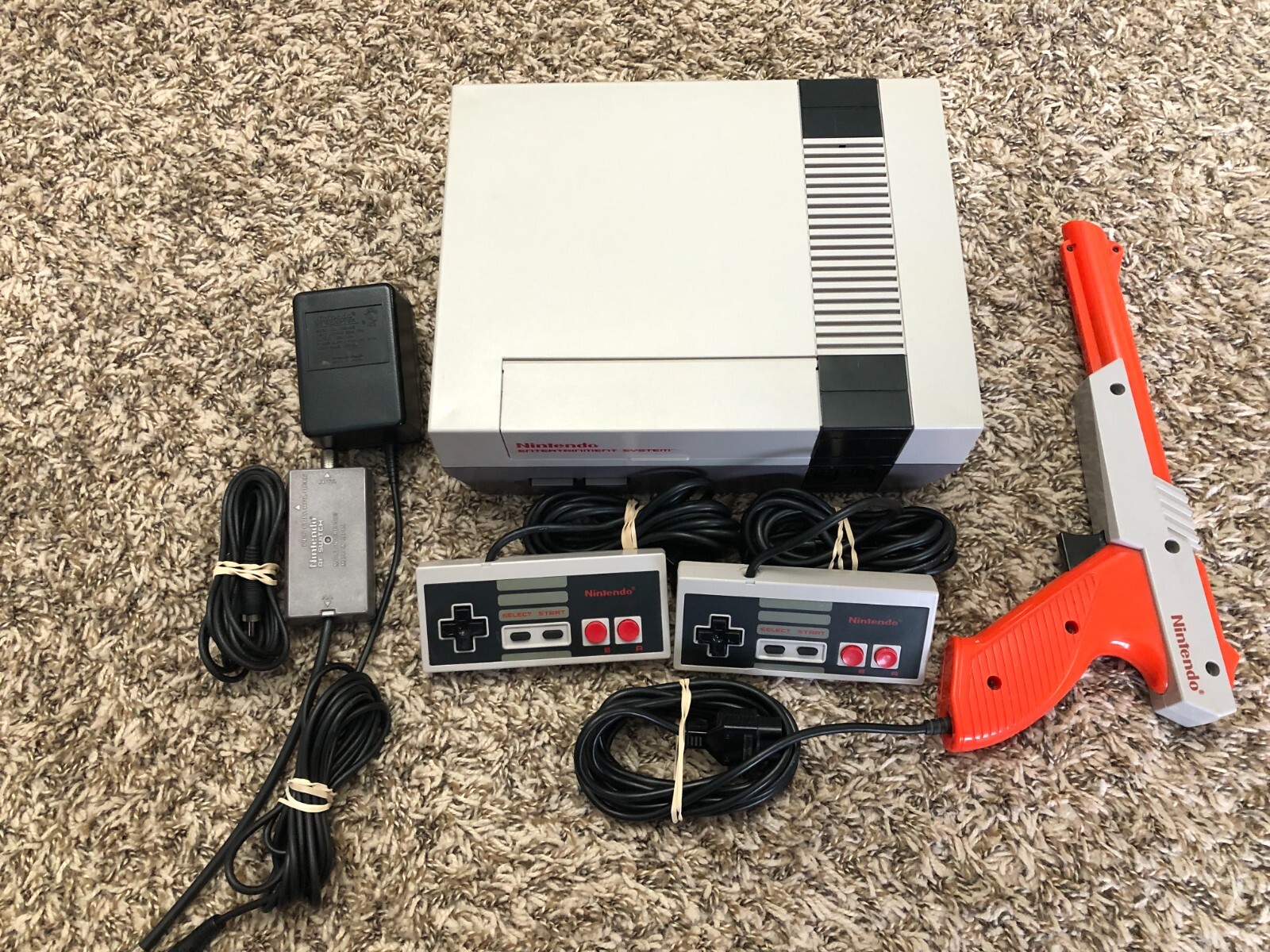 Nintendo NES Console Complete W/ 2 OEM Controllers +Zap Gun Thoroughly Cleaned