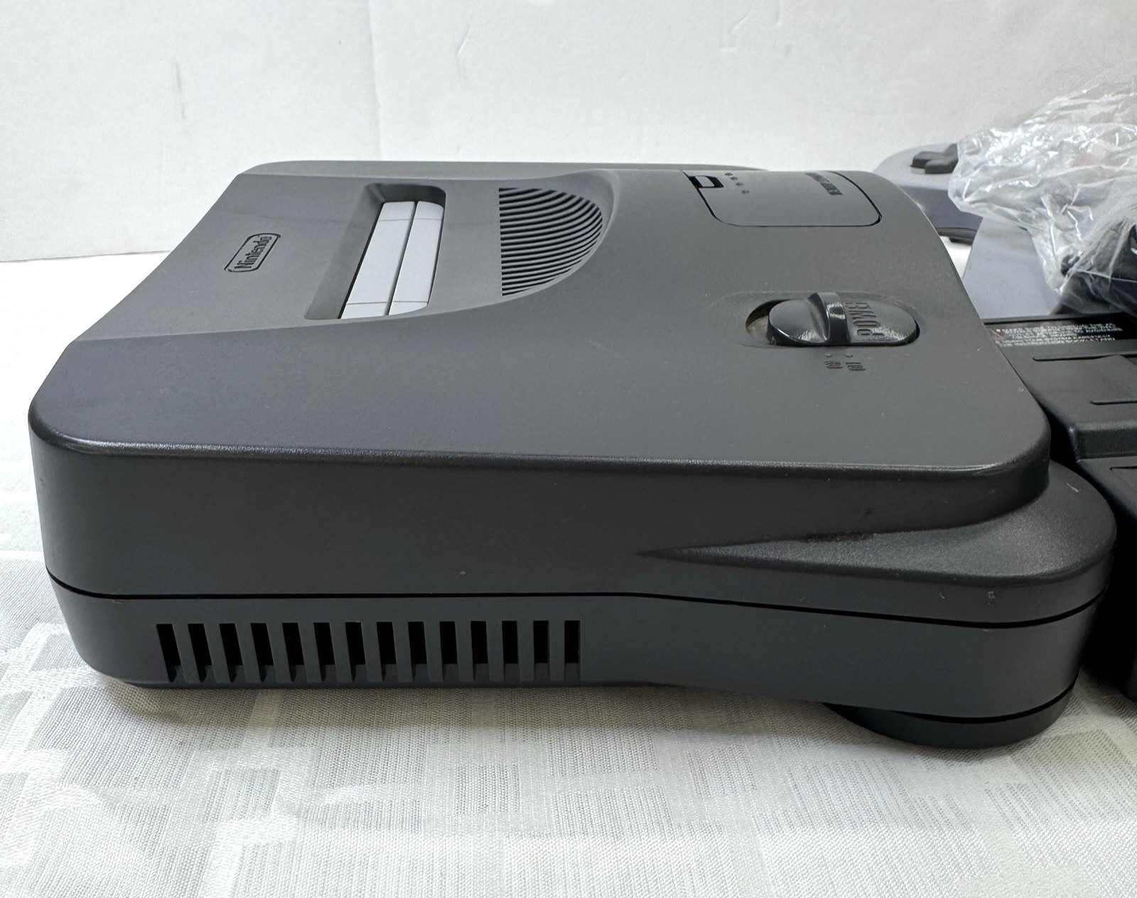 Nintendo 64 Console Bundle NUS-001 USA NS1 Serial # with Controller & Cables