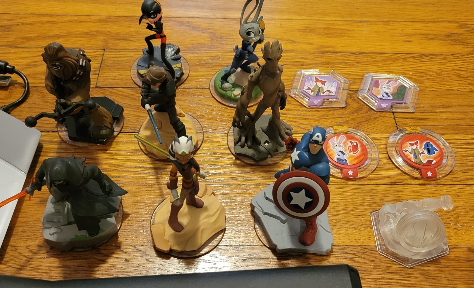 Xbox 360 Slim Console Bundle Black 2 Controllers 4 Games Disney Infinity 3.0 Lot