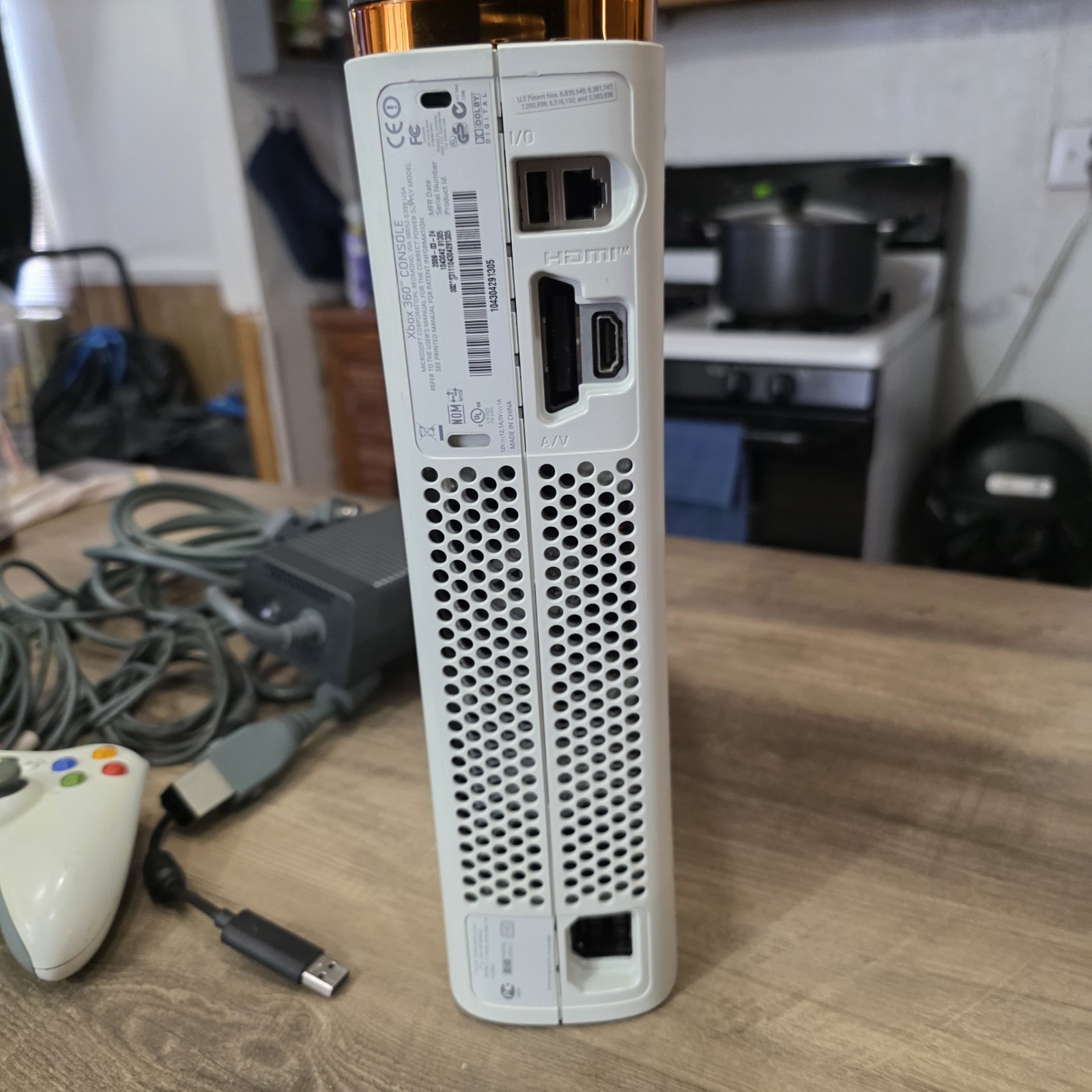 Microsoft Xbox 360 with harddrive Halo Edition w/ Controller and Cables