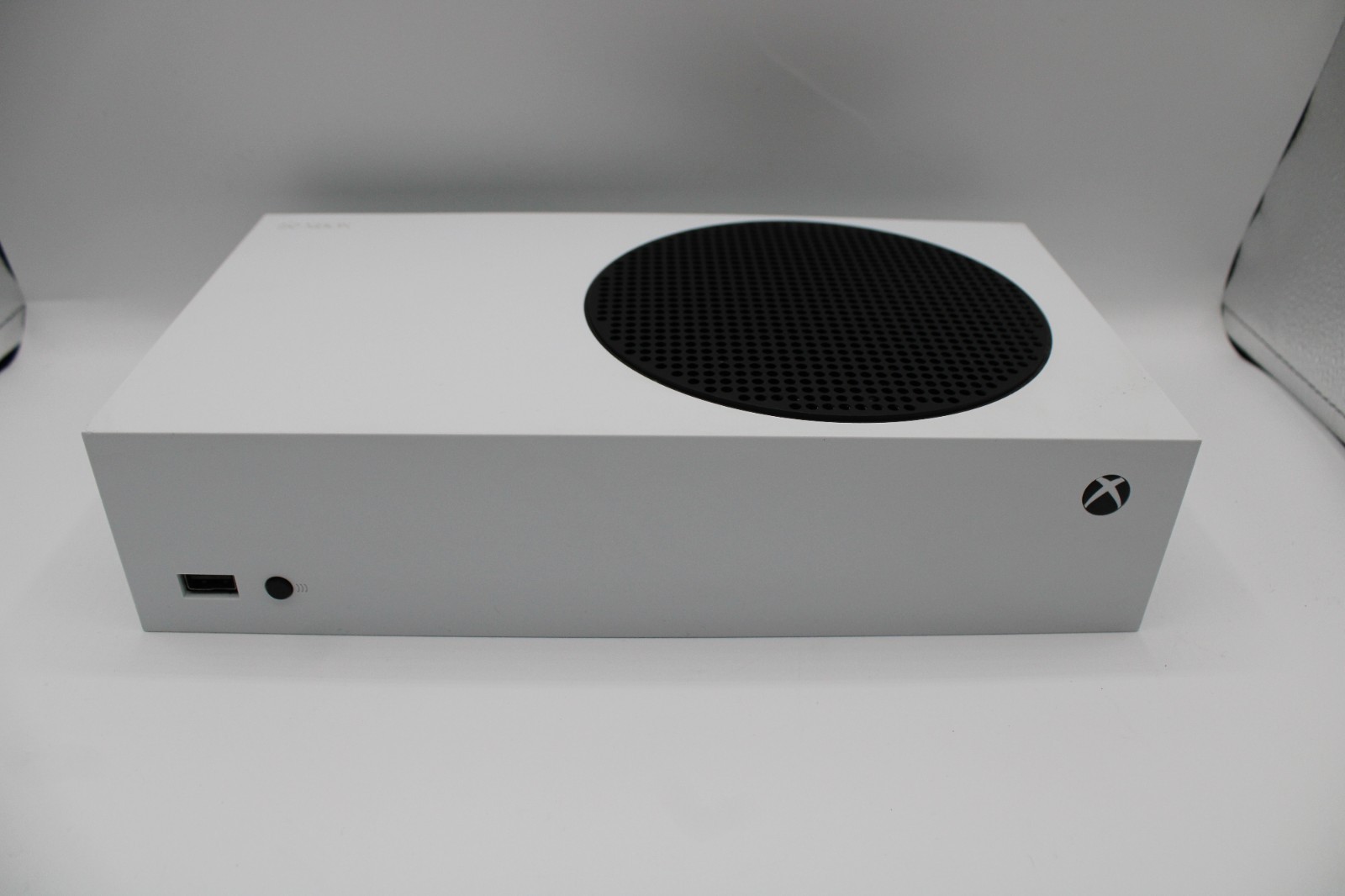 *Refurbished* Microsoft Xbox Series S 512GB White Console – 1 Year Warranty