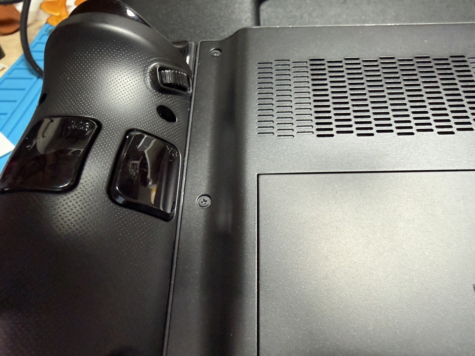 Lenovo Legion Go 1 TB W/dock, case,charger, Controller FREE SHIPPING! PERFECT
