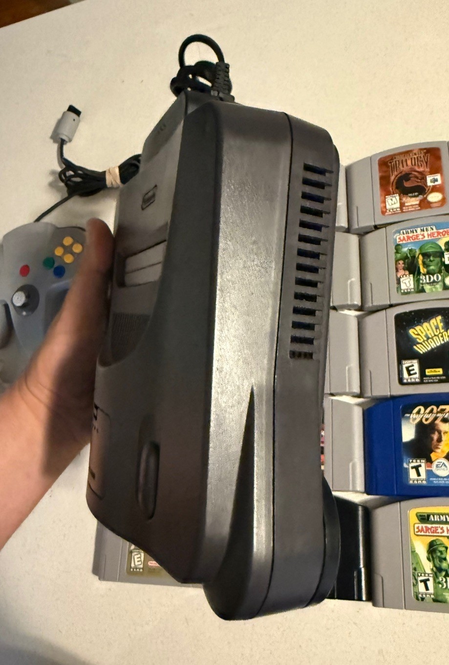 Nintendo 64 N64 Console Bundle w/19 Game 1 controller & hdmi converter box