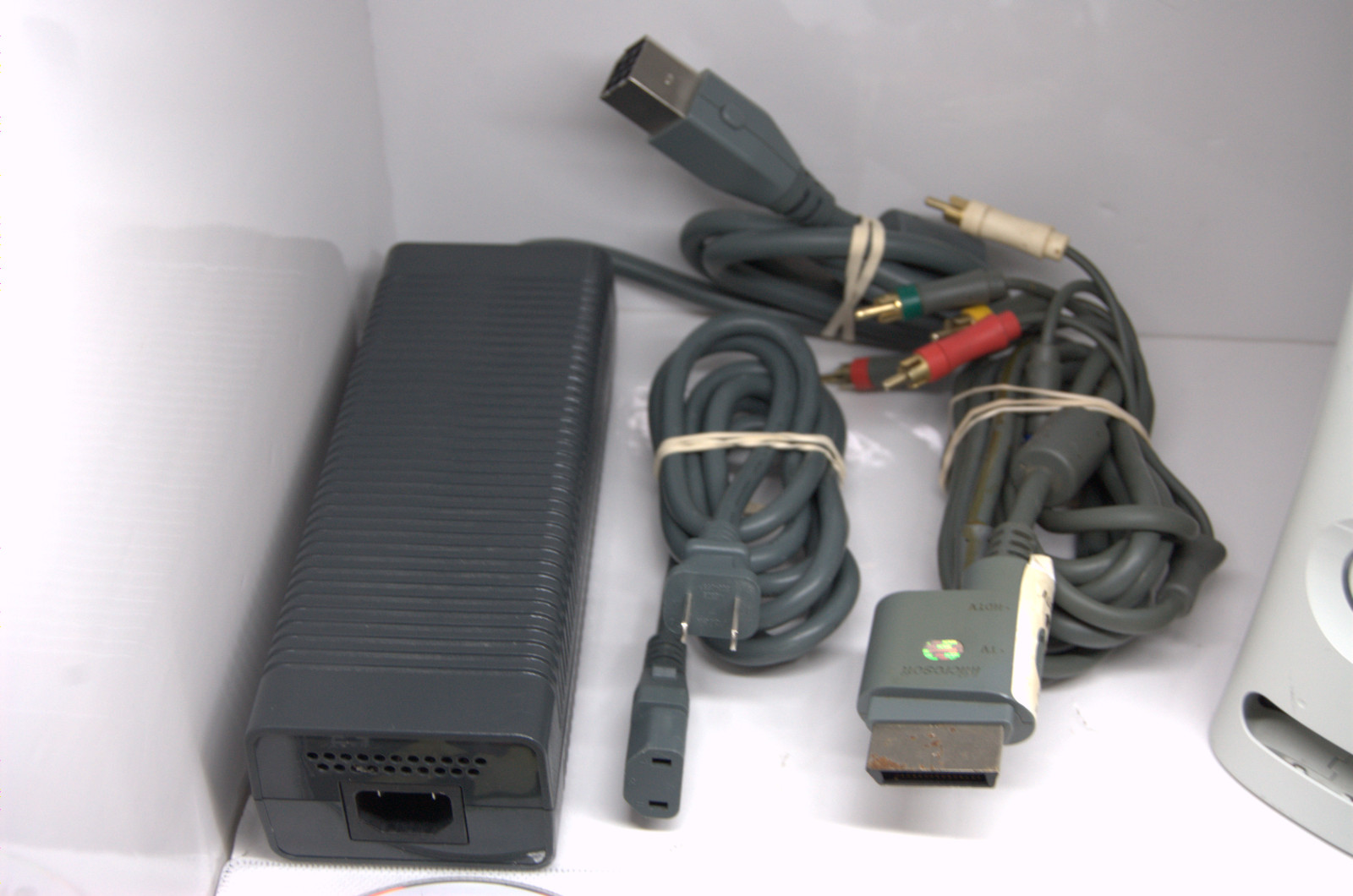 Microsoft Xbox 360 60GB White Console Fat Falcon Bundle Controller Halo 4 Tested