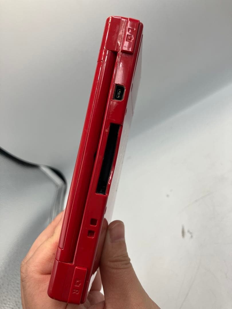 ② Nintendo DSi Red Console [Charger not included]