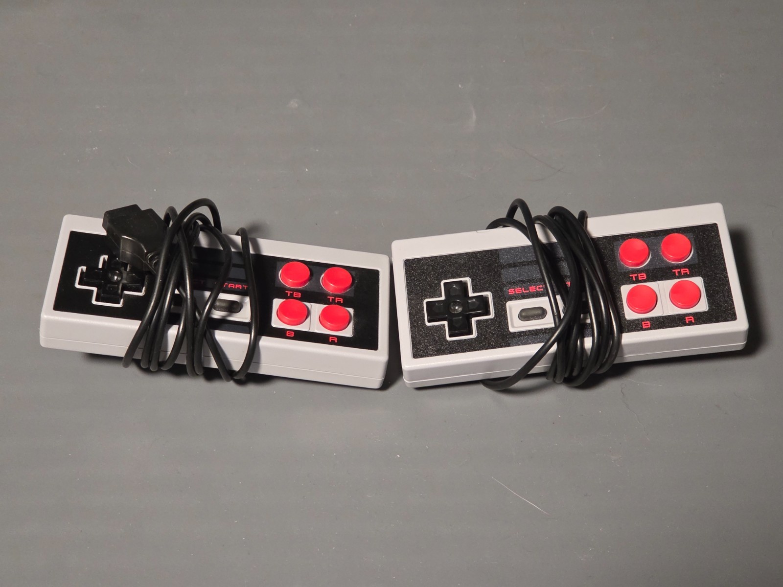 Nintendo Entertainment System Video Game Mini Console Built-In 620 Classic Games