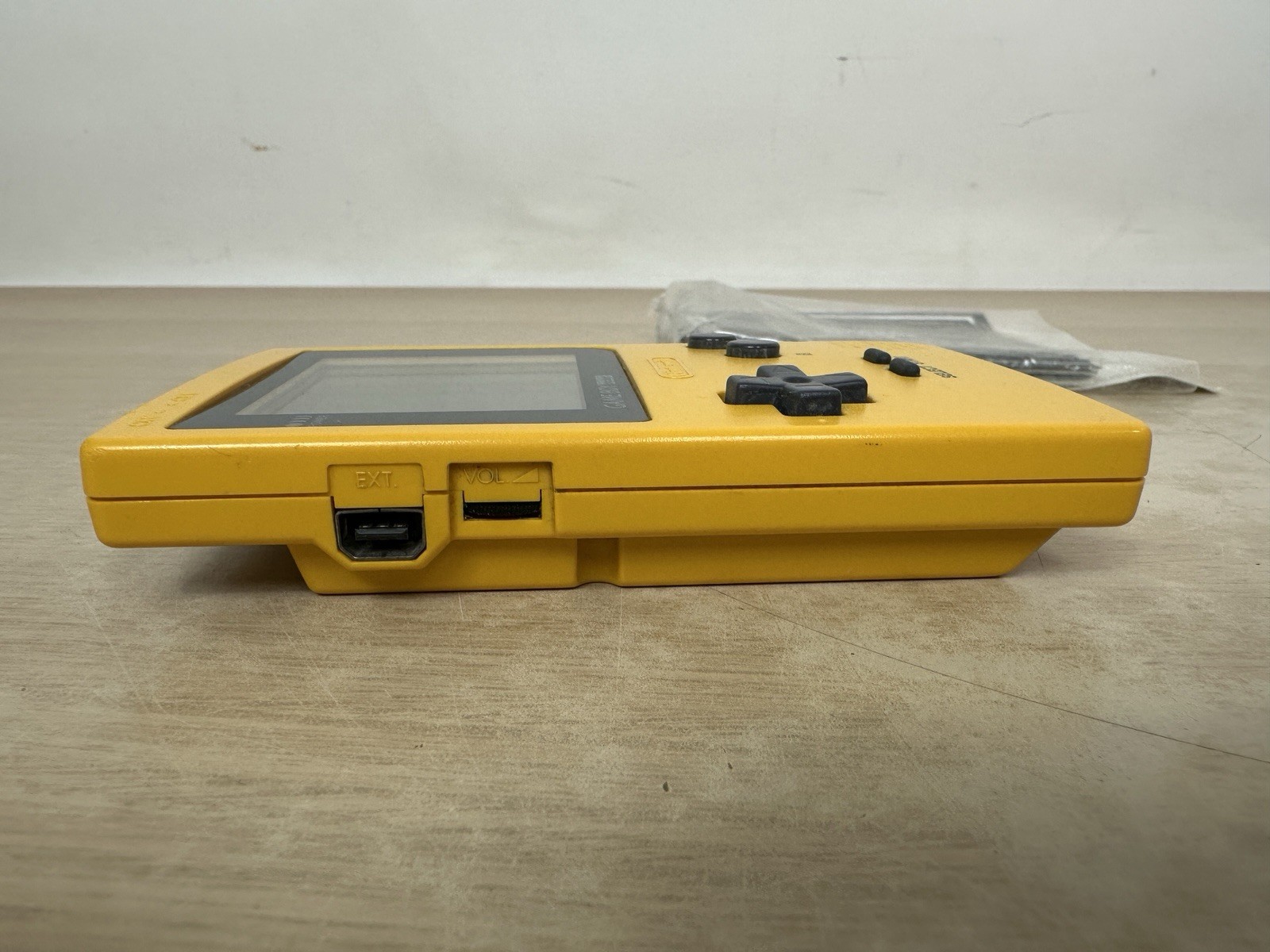 Nintendo Game Boy Pocket MGB-001 w/ Manual – Yellow – 100% OEM – Tested & Works