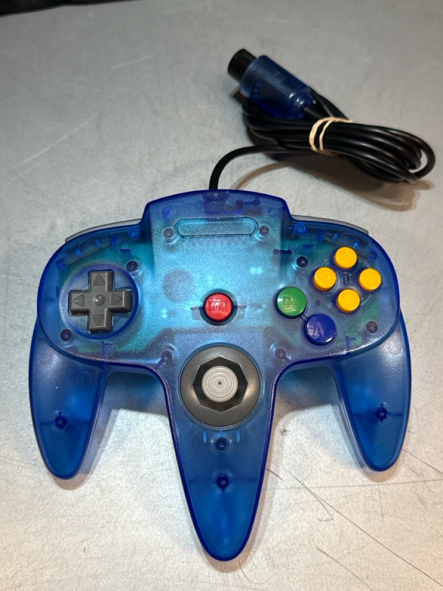 GREEN AND BLUE NINTENDO 64 CONSOLE MODELAC NUS-001 (H83004345)