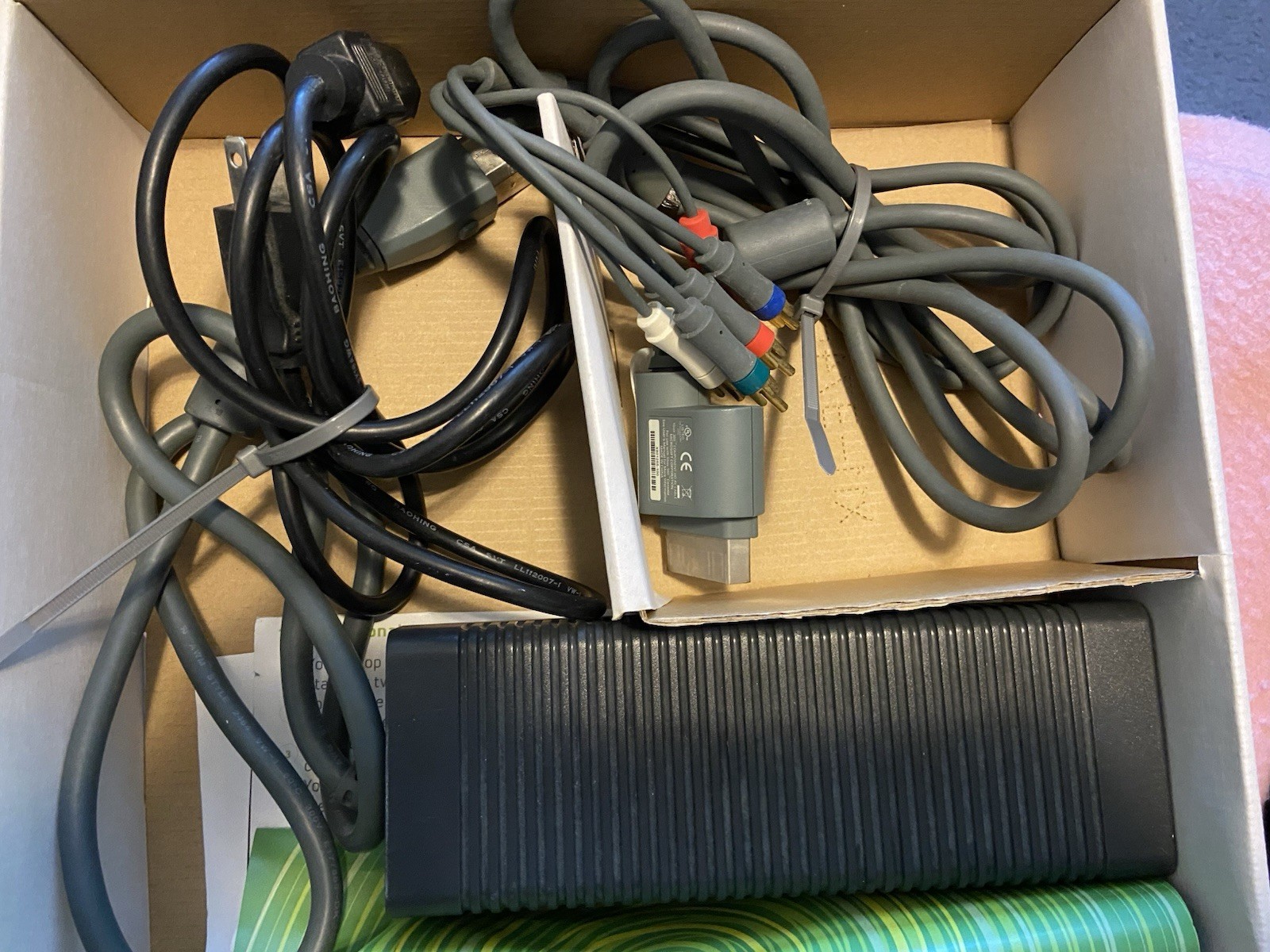 Microsoft Xbox 360 complete set up see description and pictures