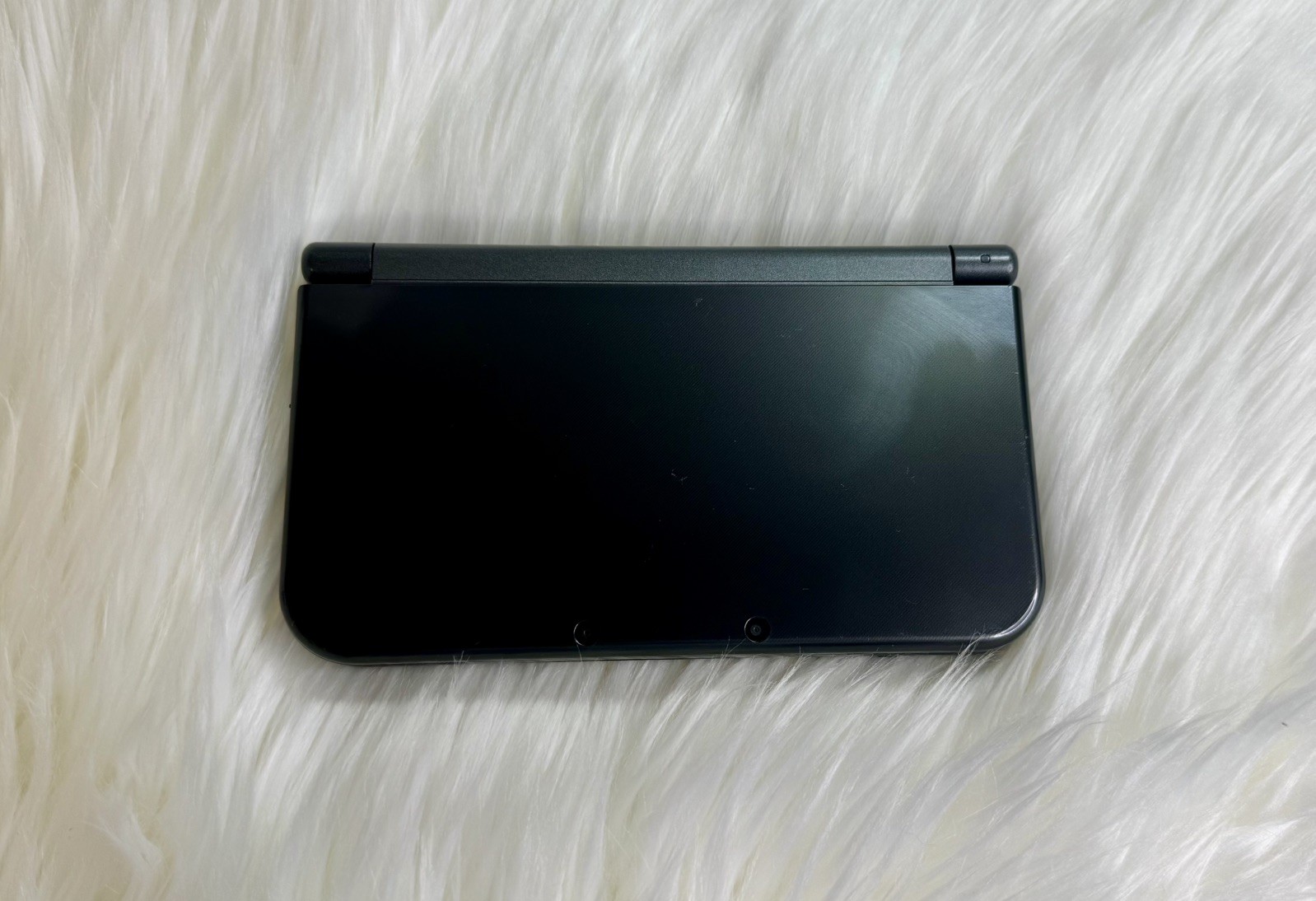 New Nintendo 3DS XL Metallic Black – Includes Charger, 2 Games and Carrying Case