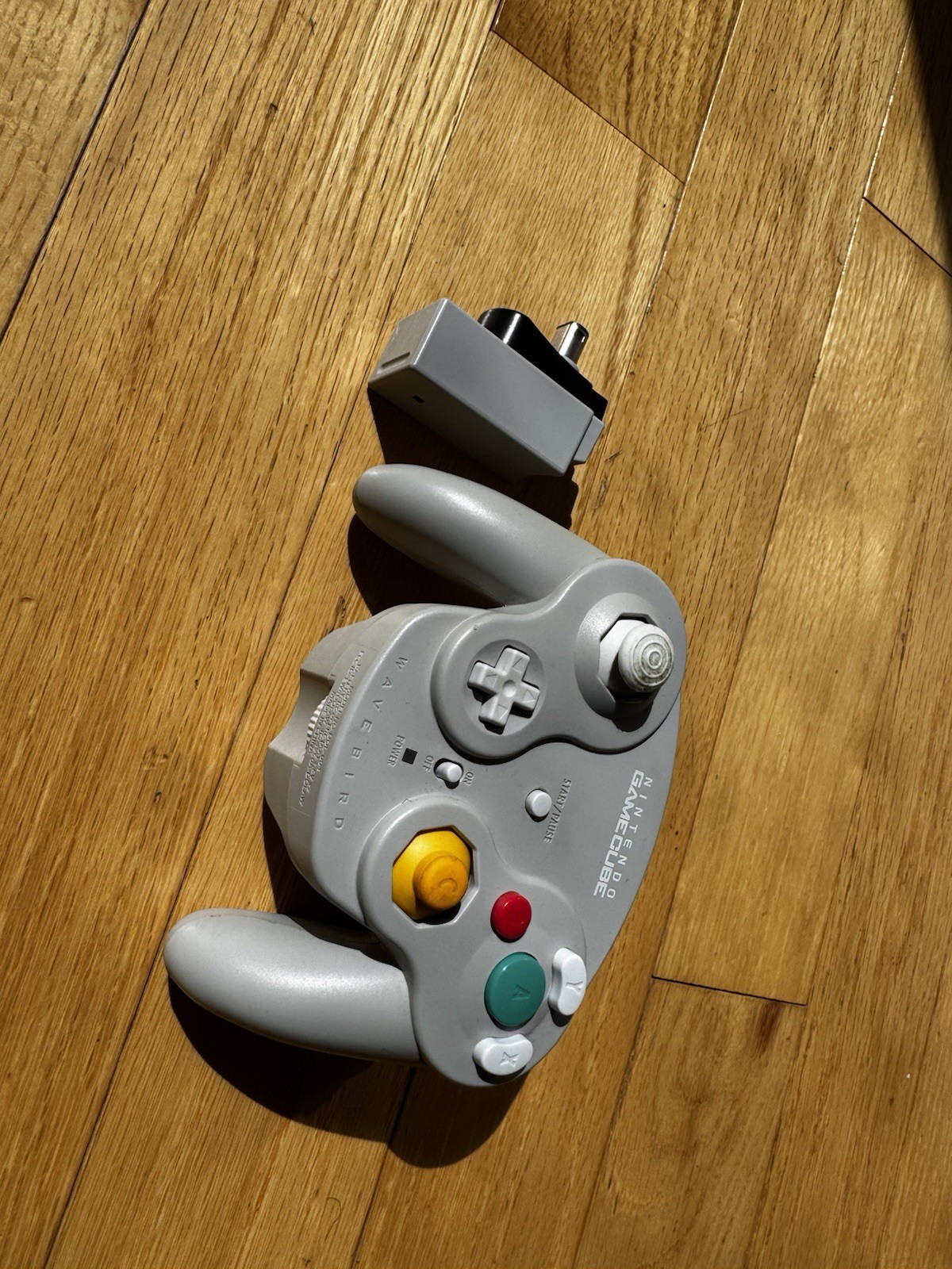GameCube Console Wavebird, Memory Card, Broadband Adaptor, 3 Games