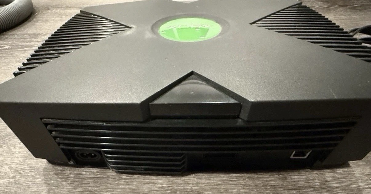 Original Xbox 128mb Ram, 3TB, VGA Component Adapter