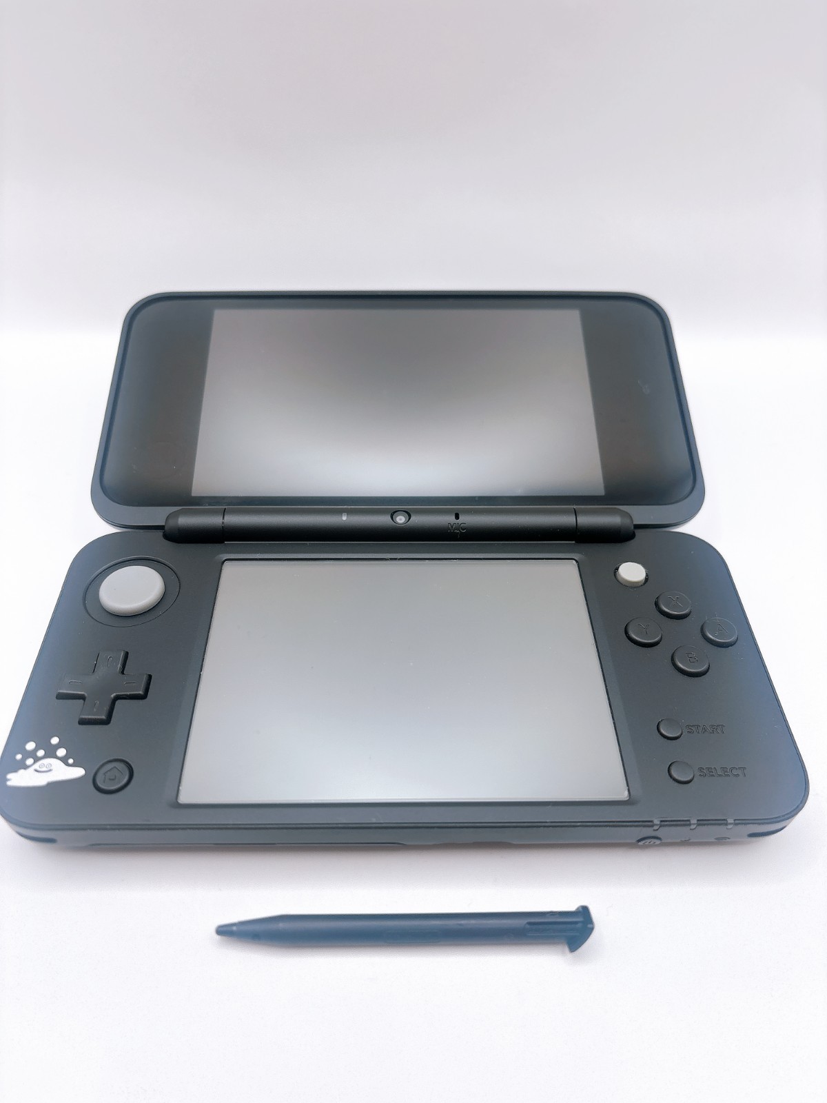 New Nintendo 2DS LL Dragon Quest Metal Slime Edition CIB Excellent Japan