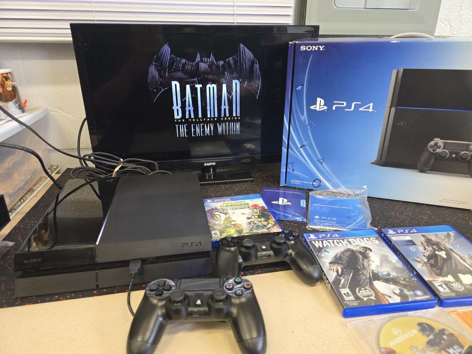 Sony PlayStation 4 500GB Jet Black Console + 2 Controllers & Original Box PS4