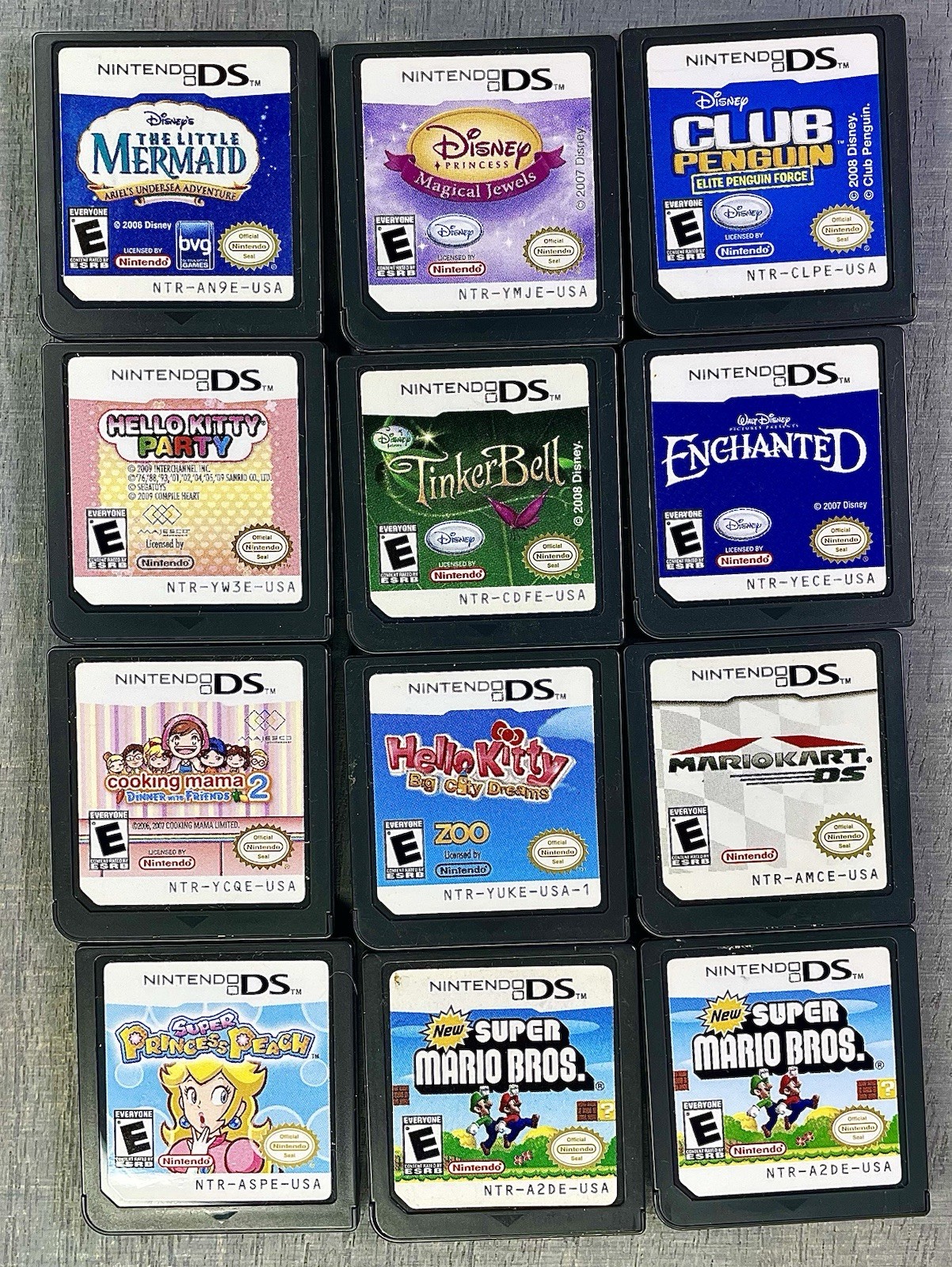 Nintendo DSi w/ Stylus White Tested Good /Blue DSlite For Parts – 34 Games Total
