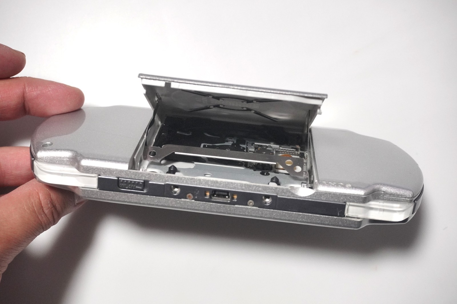 PSP-2000 Metallic Silver Japan PlayStation Portable system US Seller