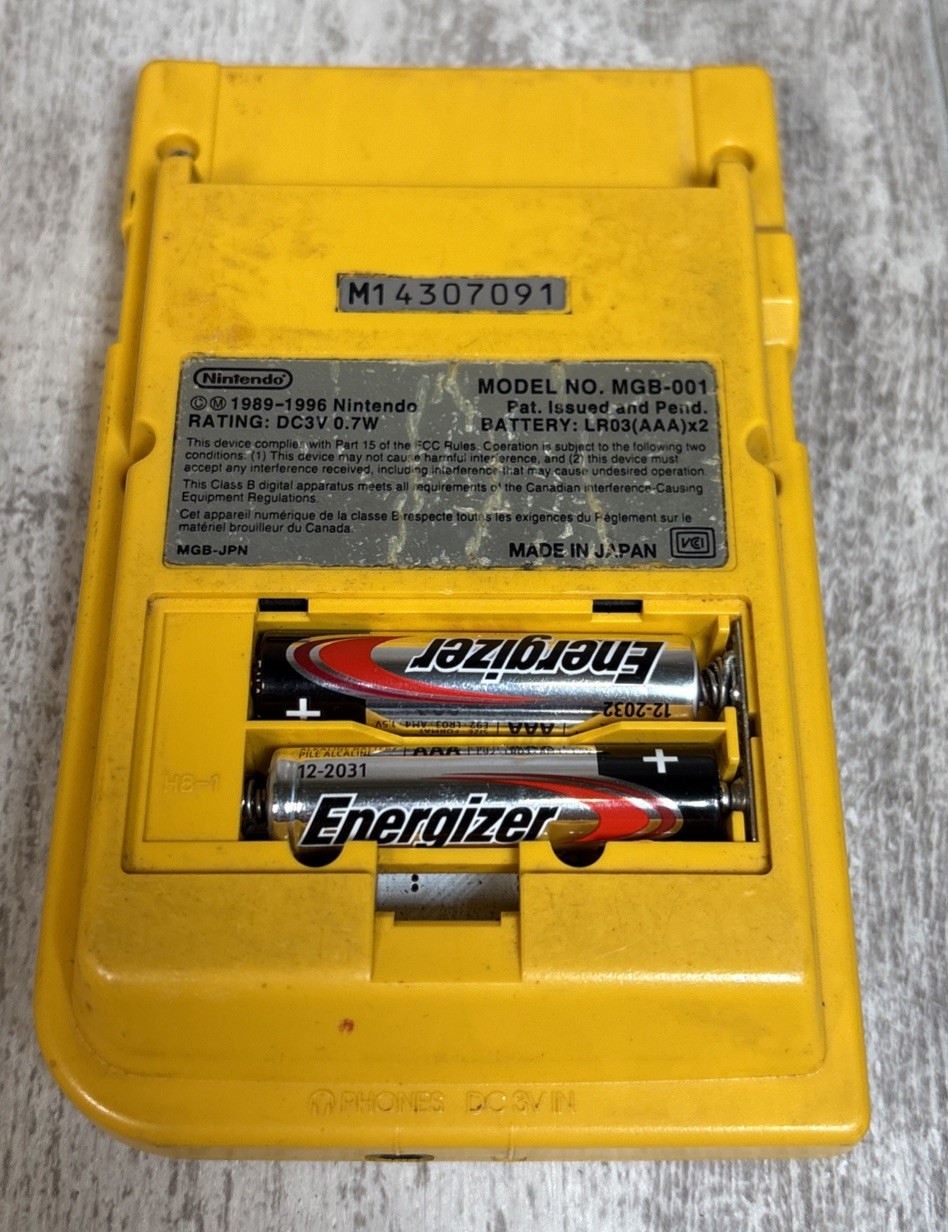 Nintendo Game Boy Pocket MGB-001 Yellow OEM