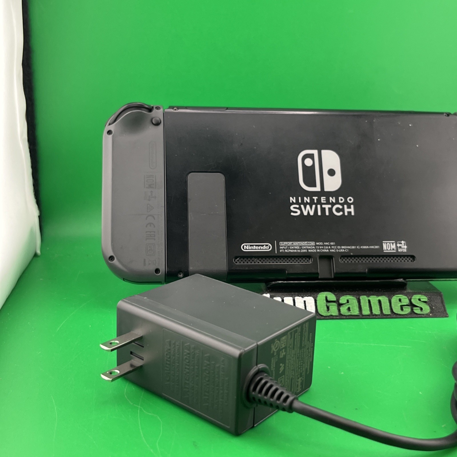 Nintendo Switch Console HAC-001 With Black/Gray Joy-Cons & Charger (T33)