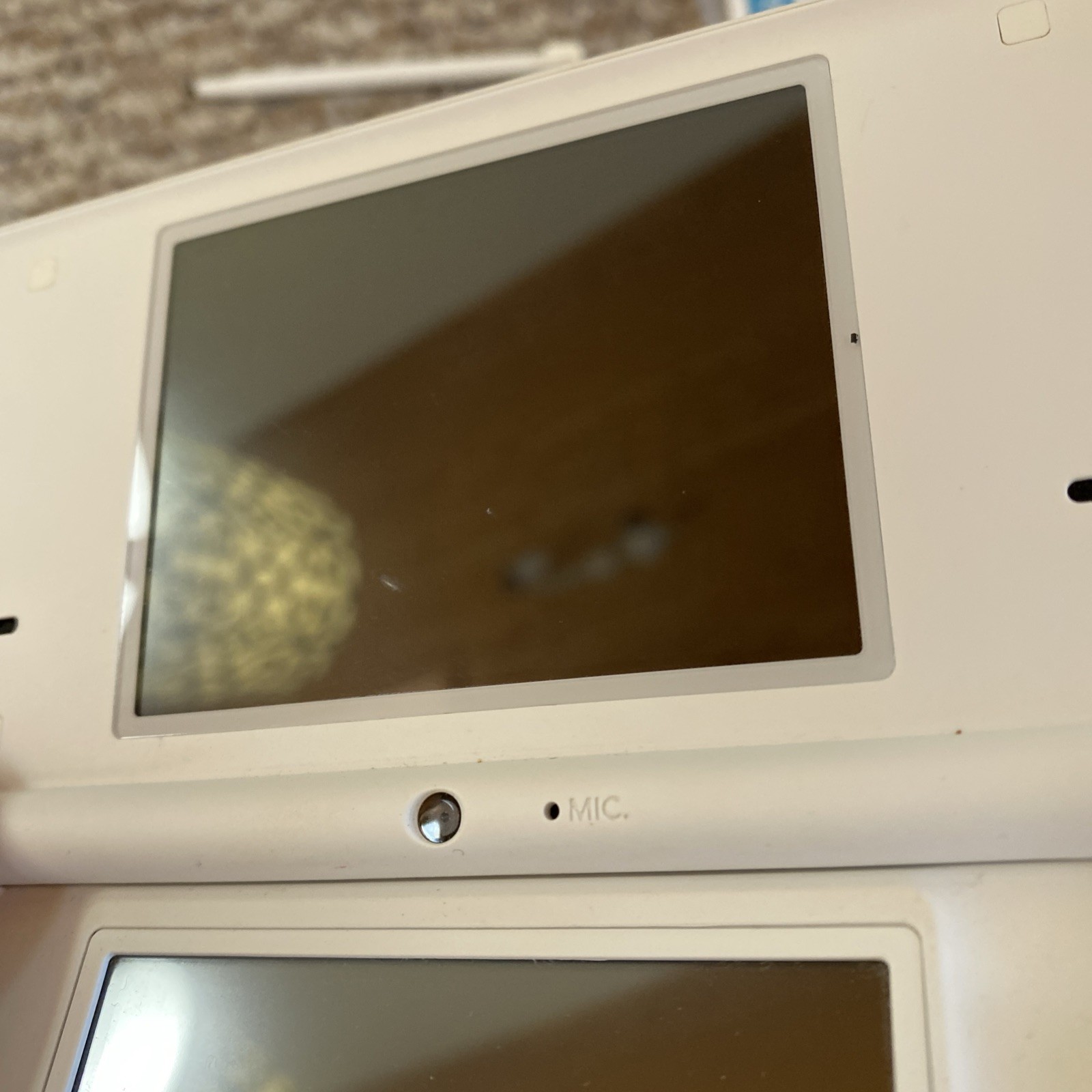 Nintendo DSi White Console in Original Box USA Version Charger Stylus Manual