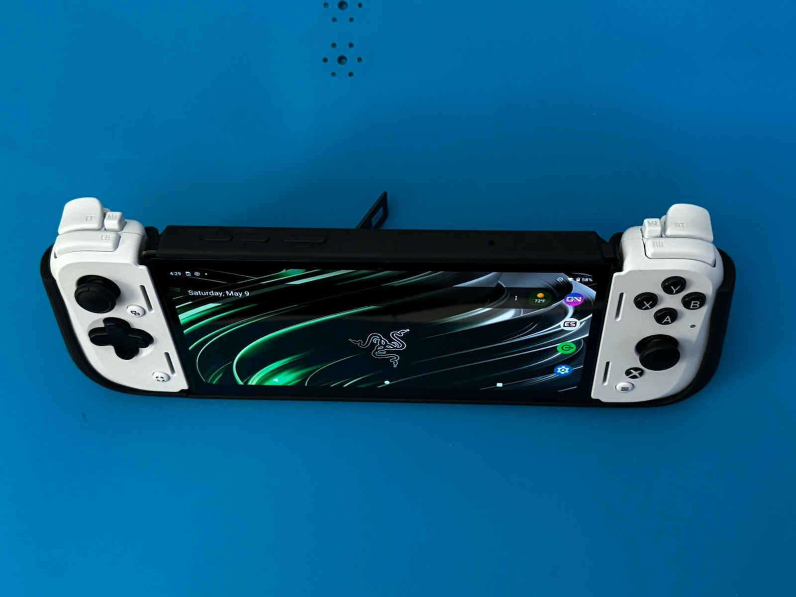 Razer Edge Android Handheld White Kishi V2 Upgrade & case, Snapdragon G3X Gen 1