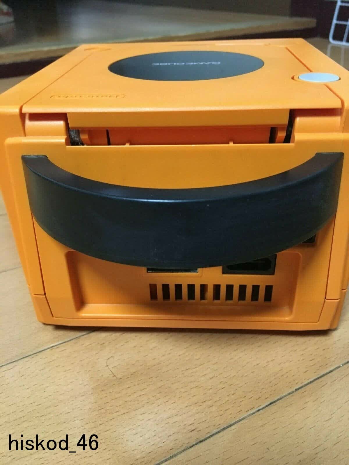 Nintendo GameCube Launch Edition Spice Orange Console NTSC-J DOL-101 & Adapter
