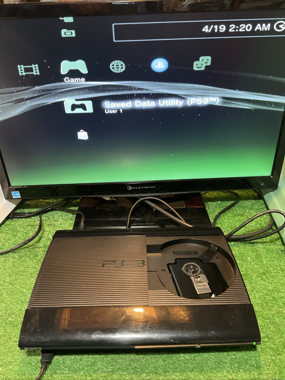 Sony PlayStation 3 PS3 Super Slim Game Console CECH-4001B Controller Cables Box