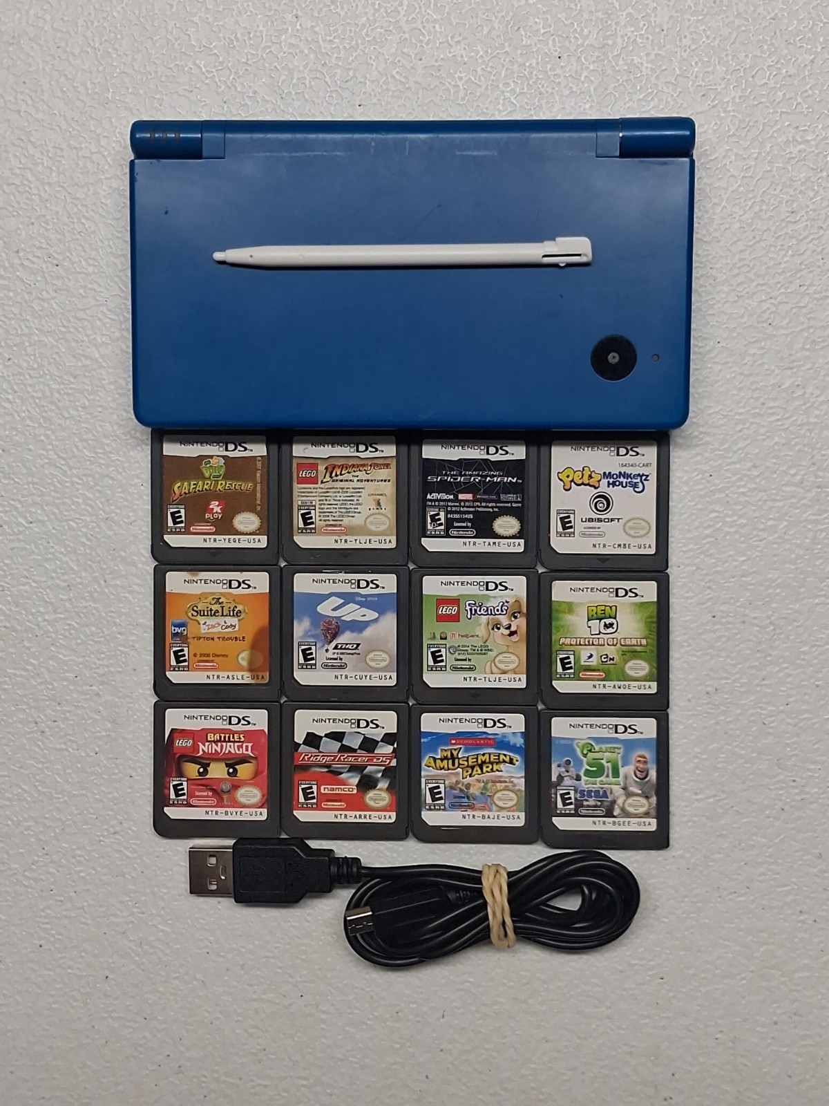 Nintendo DSi TWL-001 Aqua Blue Handheld Console With Charger, Stylus & 12 Games