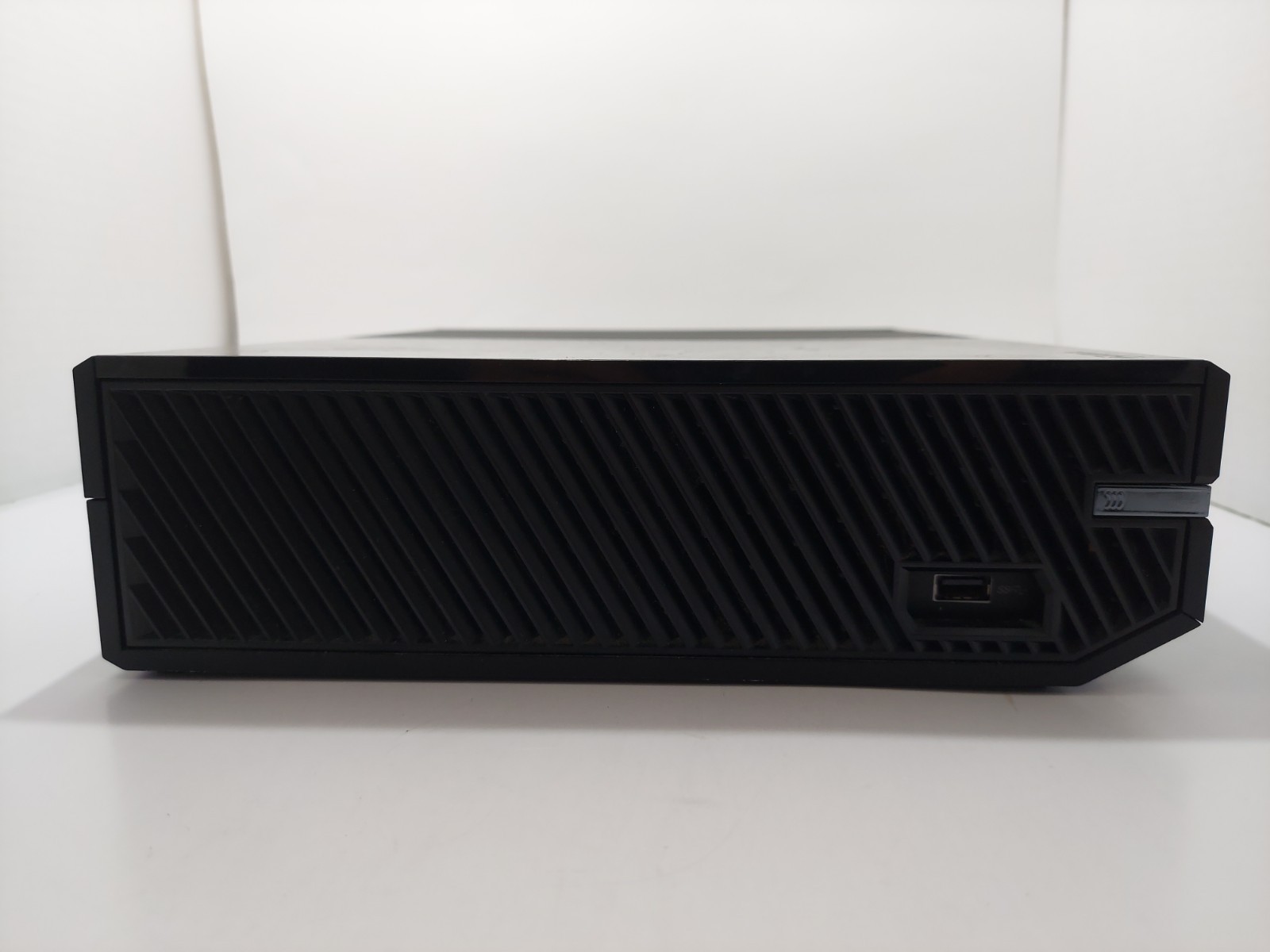 Xbox One 500GB Console Bundle – Controller + Game – Power & HDMI Cord – Tested