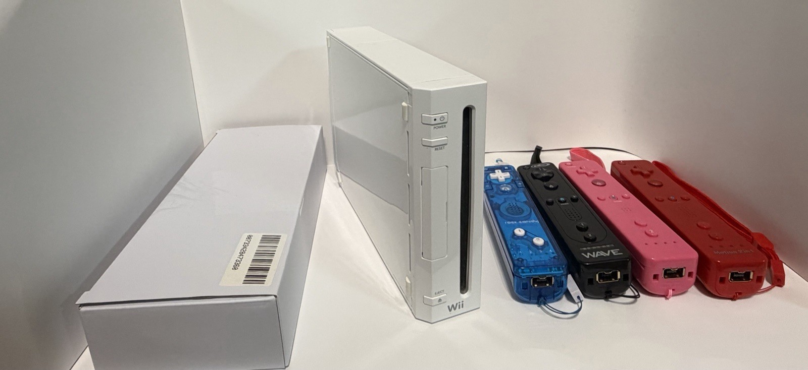 TESTED-Nintendo Wii RVL-001(USA) White Console, 4 Remotes, Sensor Bar, Cables