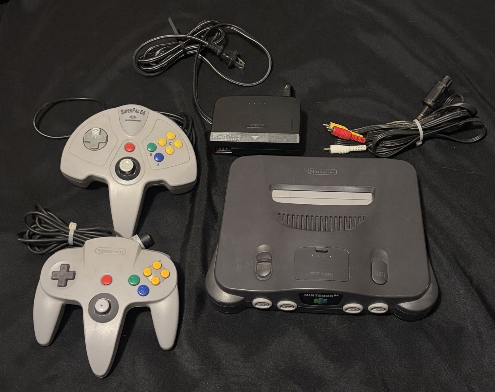 Nintendo 64 Gray Home Console Bundle w/ 2 Controllers, AV Cable & Power Supply