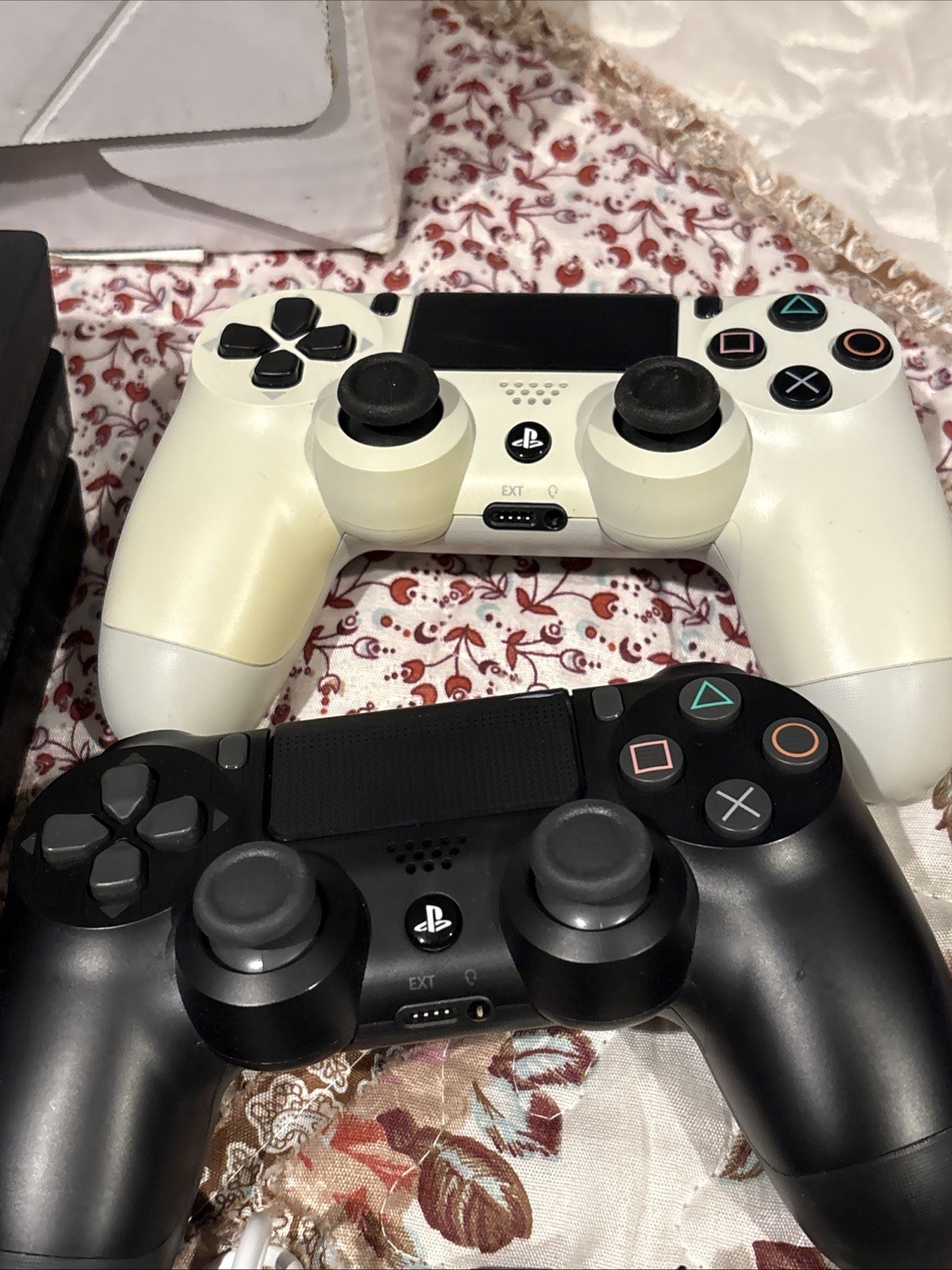 SONY PLAYSTATION 4 PRO CUH-7015B IN «NOT FOR RESALE» BOX (2 Controllers) Cords