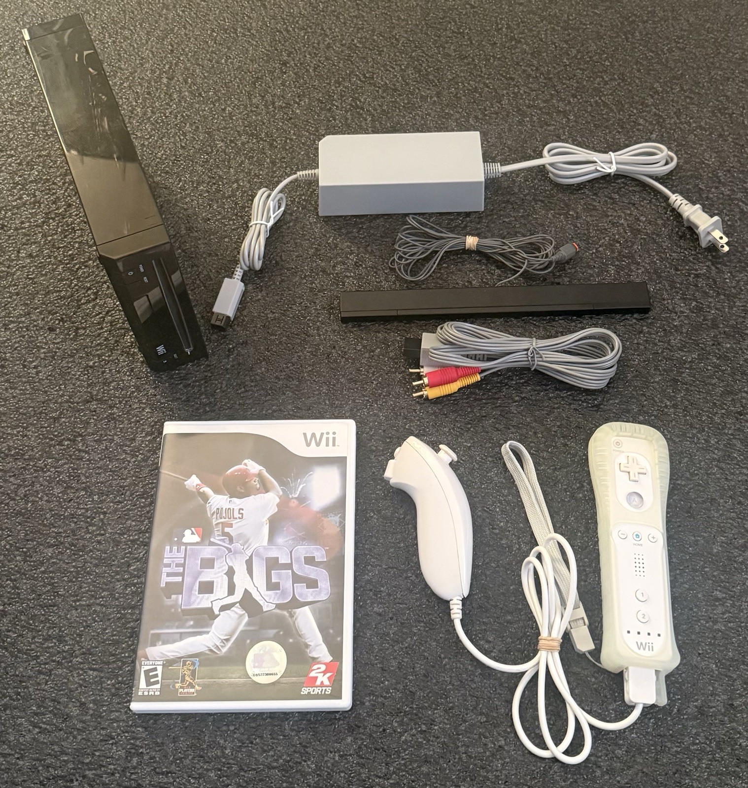 Nintendo Wii Black RVL-101 Console w/ Controller & Cables