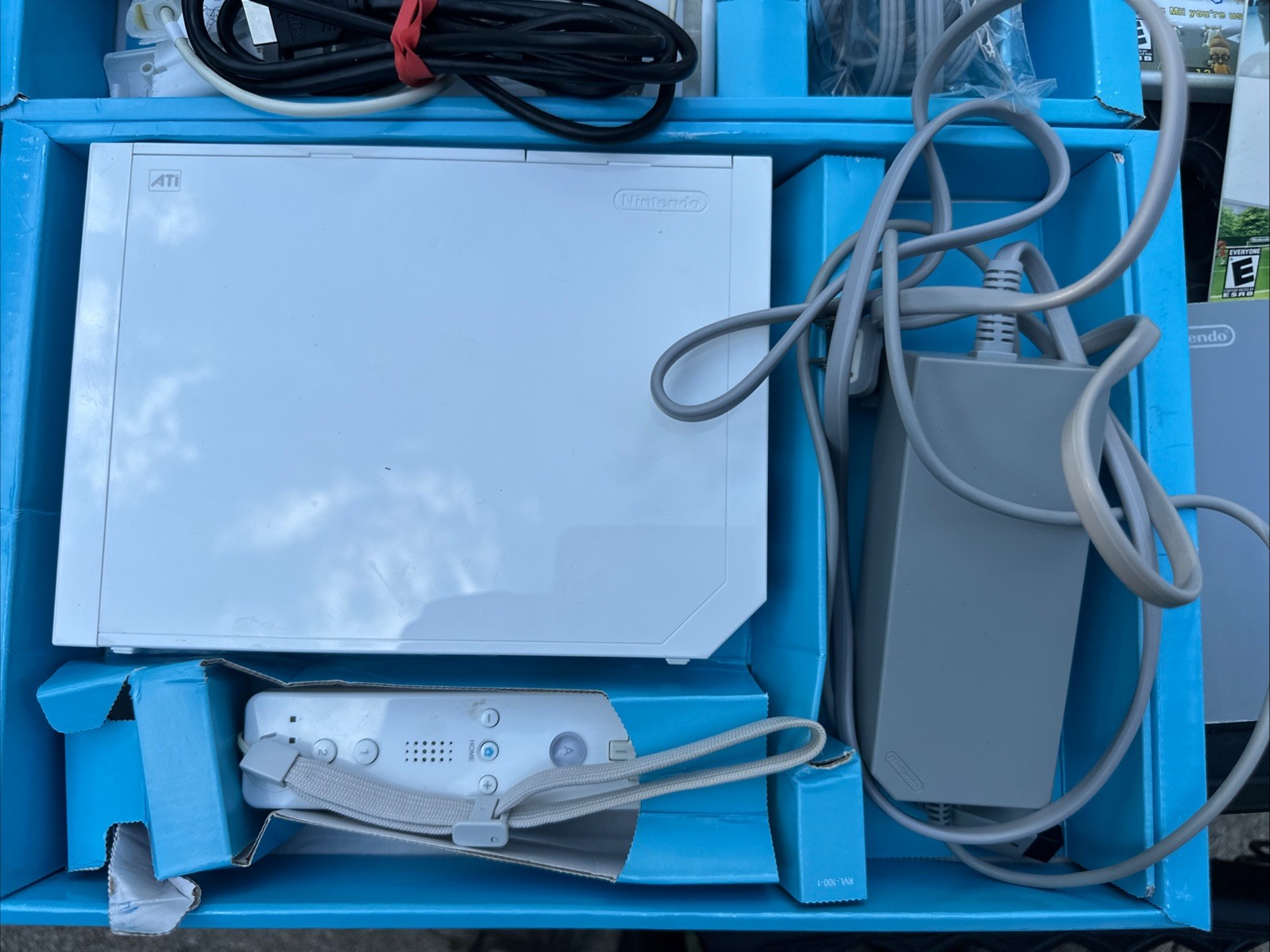 Nintendo Wii Play & Sports Console W/ 4 Games Remotes Original Box Original Box