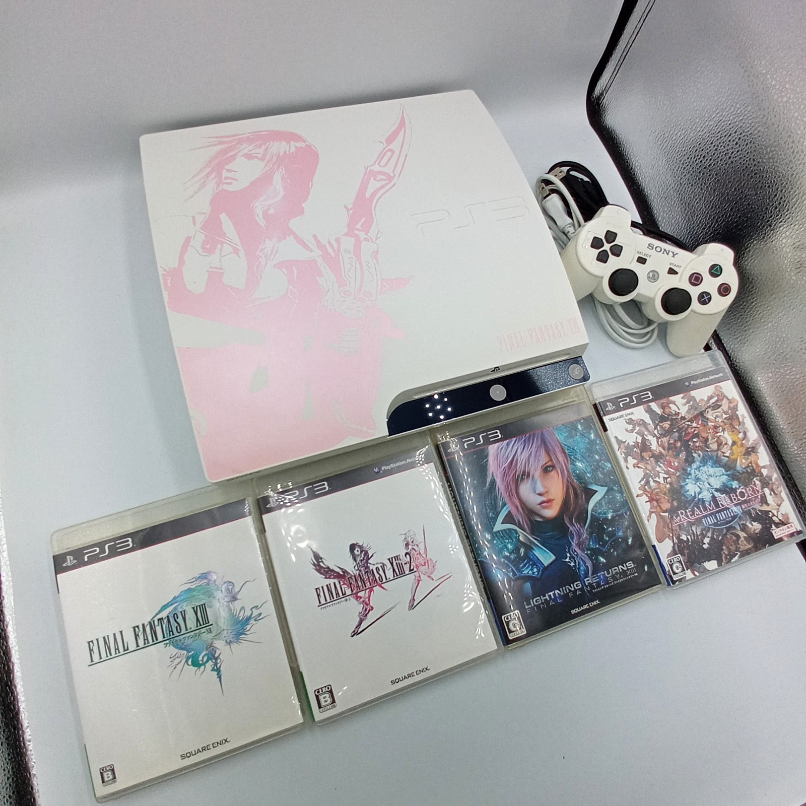 PlayStation 3 250GB Final Fantasy XIII Lightning Edition CECH-2000B PS3 Japanese