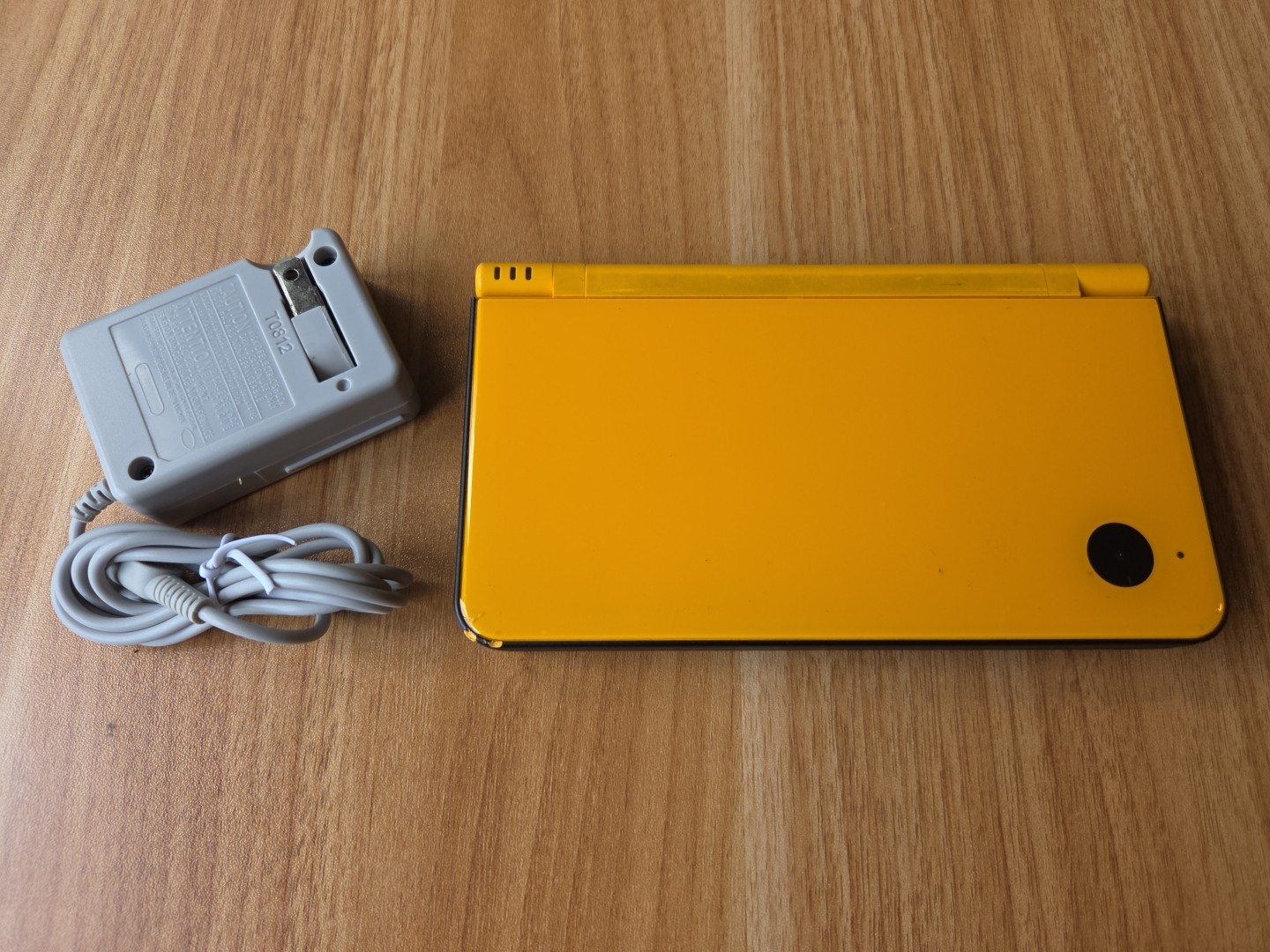 Nintendo DSi LL XL Yellow Console Japan W/charger US SELLER