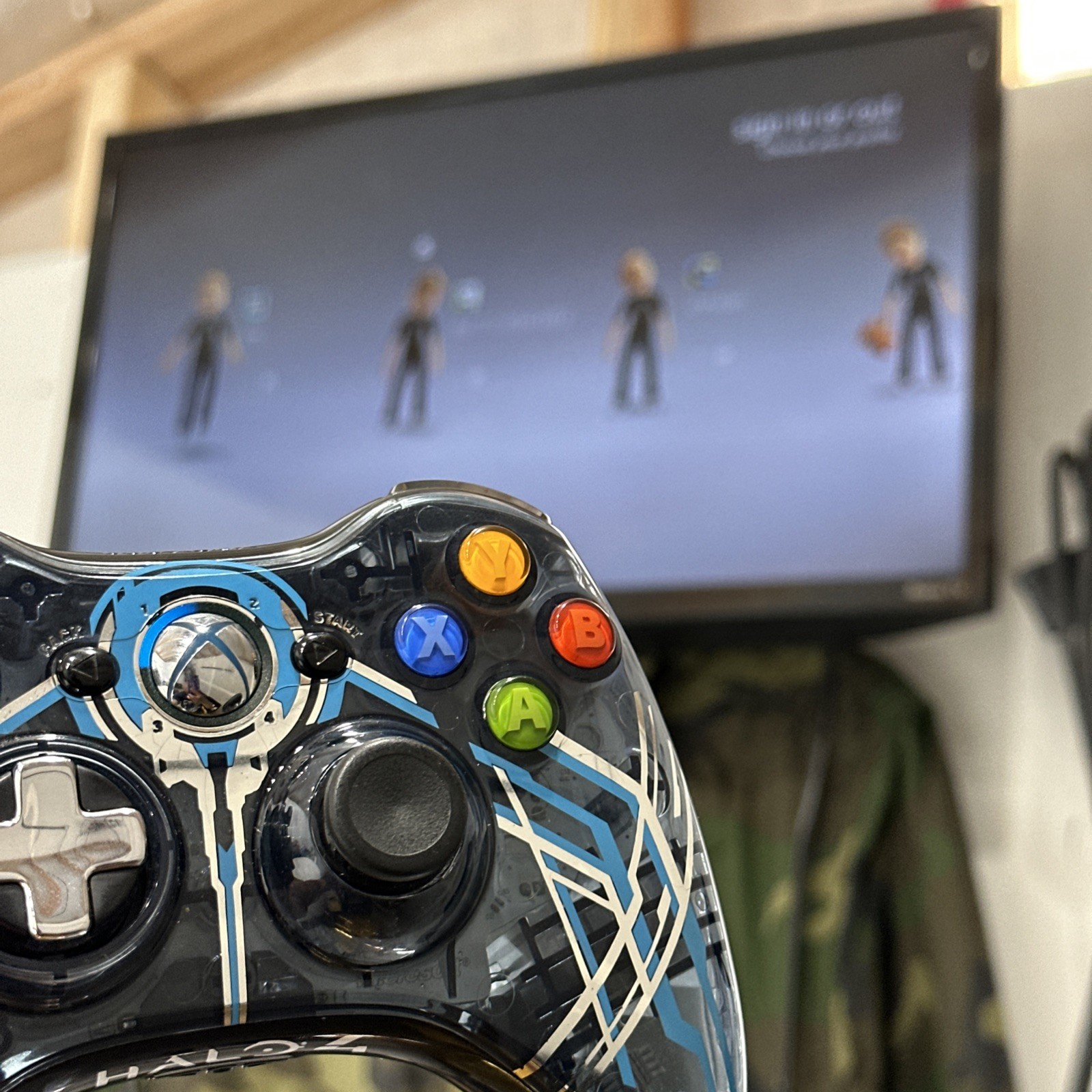 320GB Halo 4 Limited Edition Xbox 360 Console 2 Controller WORKING