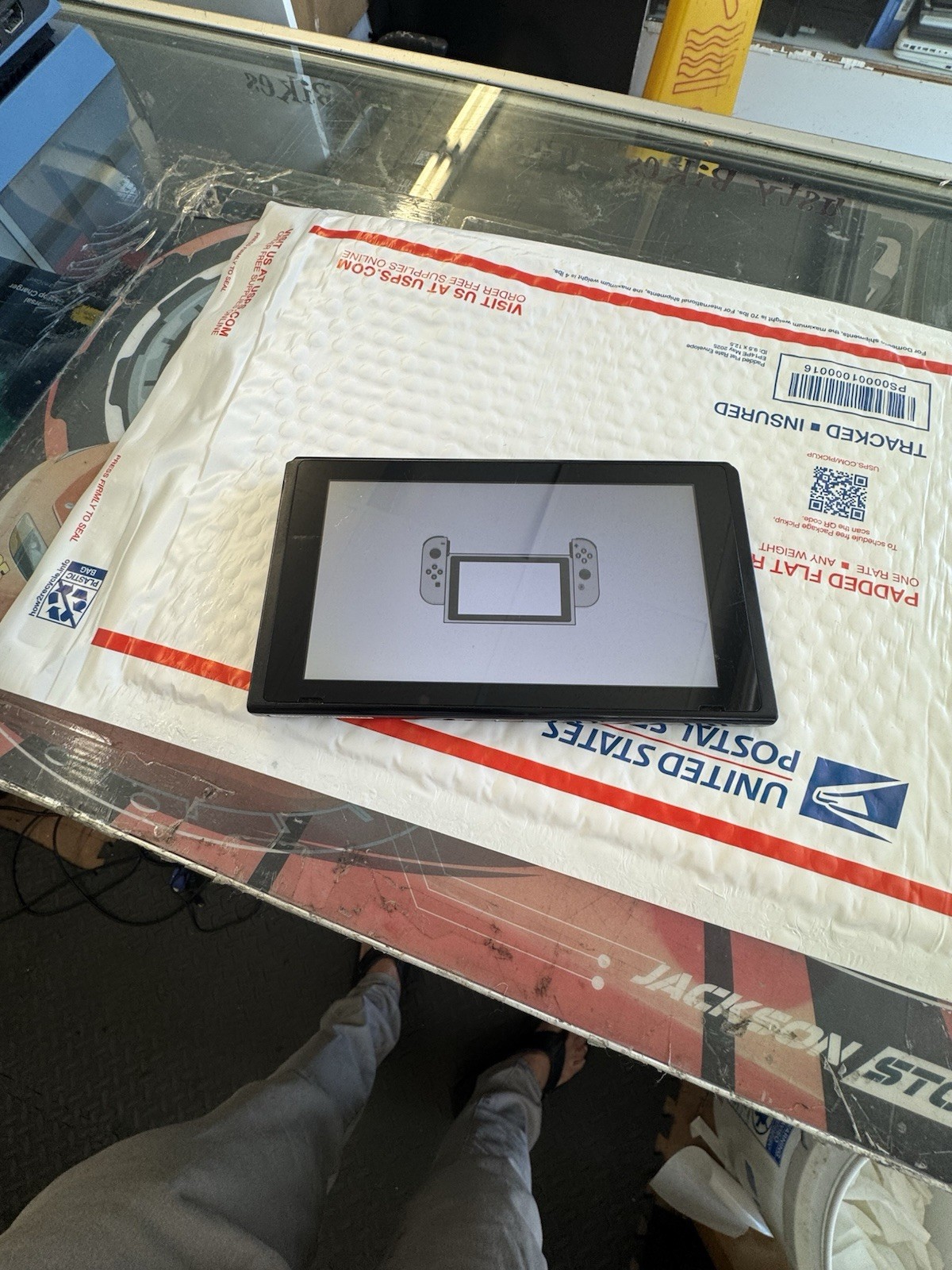 Nintendo Switch HAC-001 32GB Console Only Black For Parts Joy-Con Not Connecting