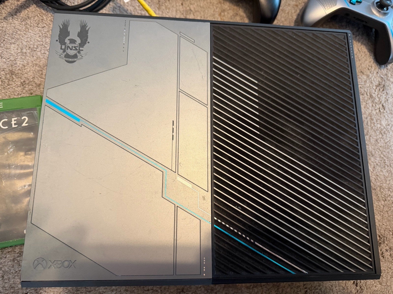 Xbox One UNSC 1540 Halo Edition,2 Wireless Controllers Cords ,Injustice 2,PARTS