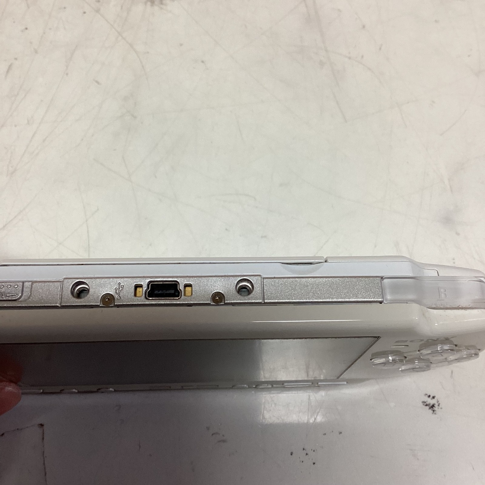 Sony PSP-2000 Ceramic White Console Boxed Junk With Game AC Adapter