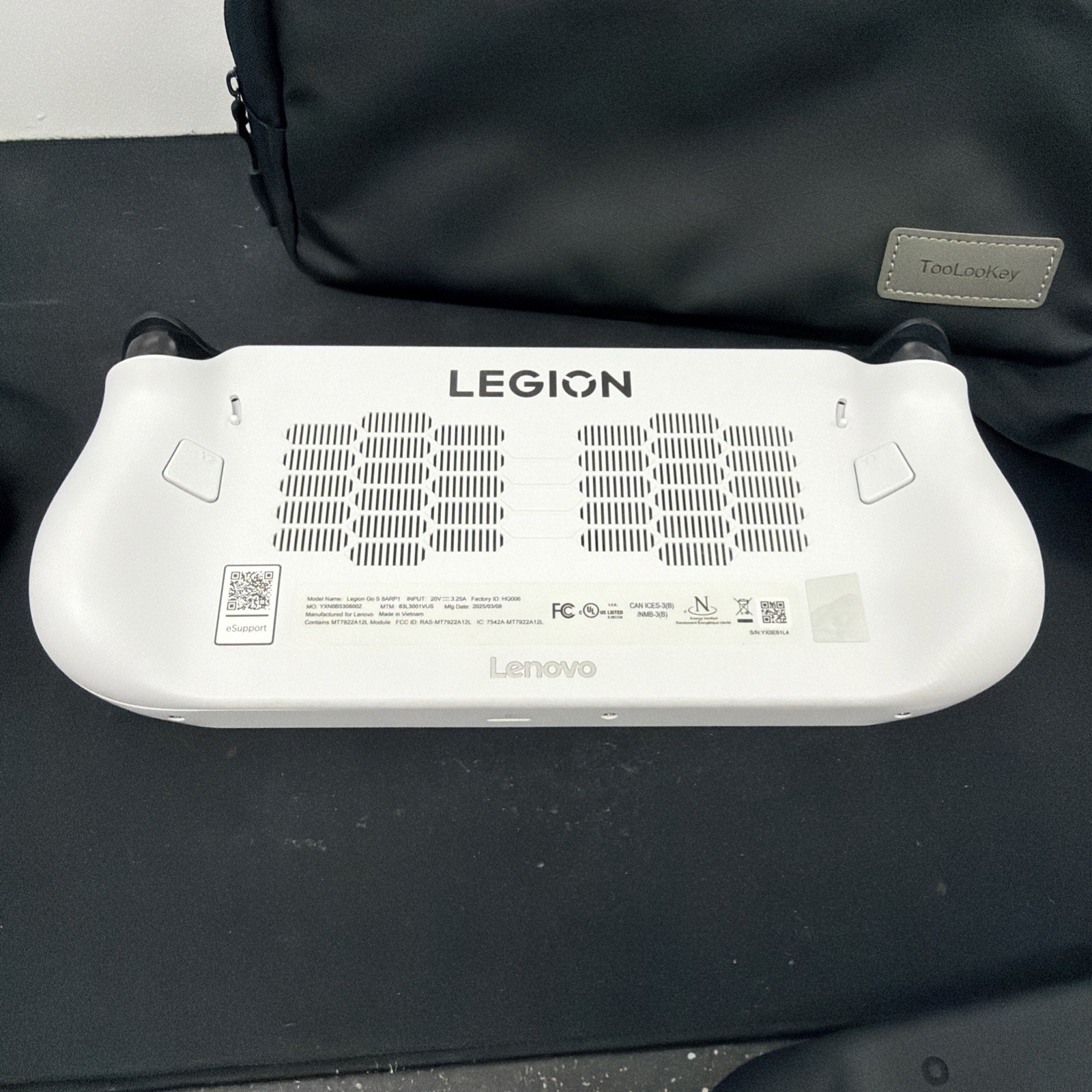 Lenovo Legion Go S 8″ AMD Ryzen Z2 Go 32GB RAM 1TB White EXCELLENT CONDITION
