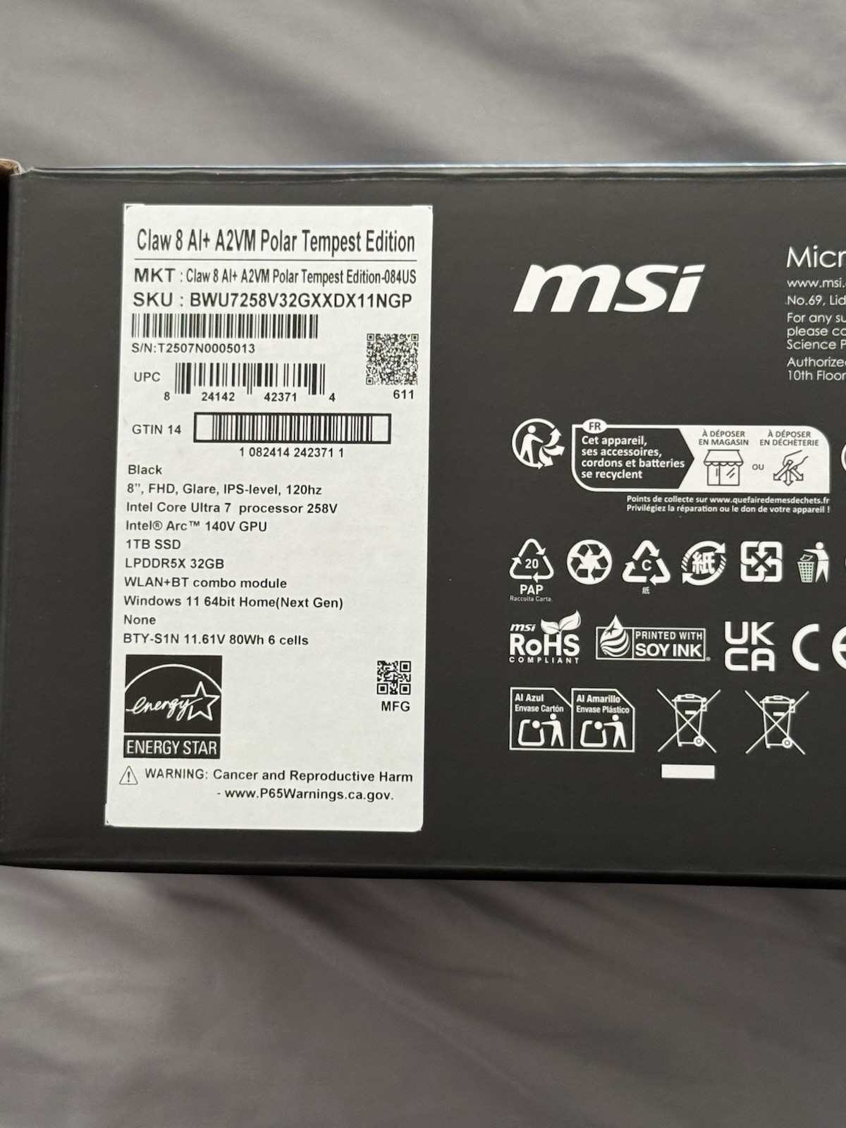 MSI Claw 8 AI+ Polar Tempest Edition 1TB White/Black Windows w/ Case Box