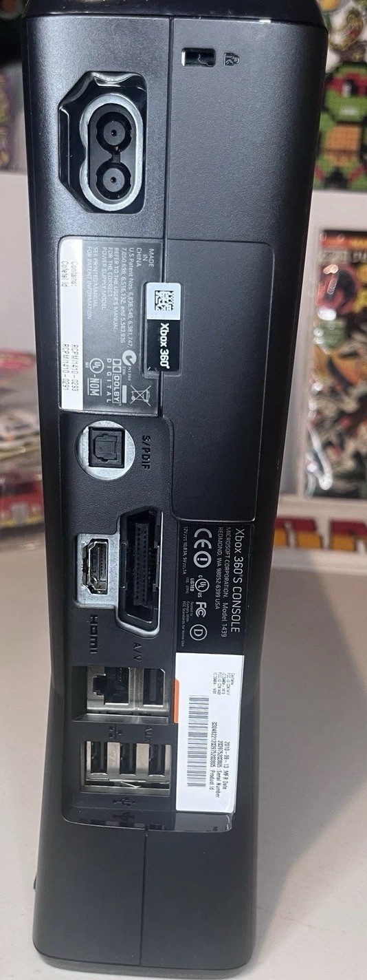 xbox 360 S 4gb console with kinect, Games, & Extra Controller