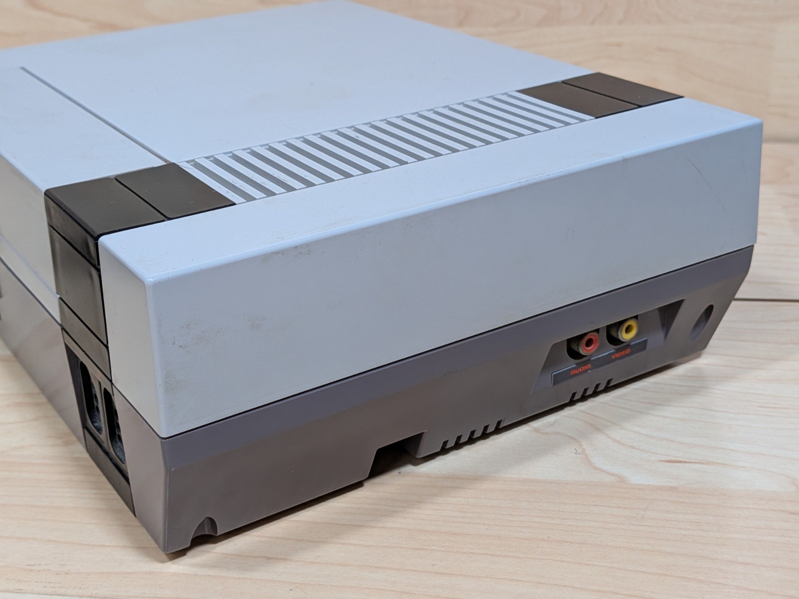Nintendo Entertainment System NES Console Original OEM W/ Cords Controller
